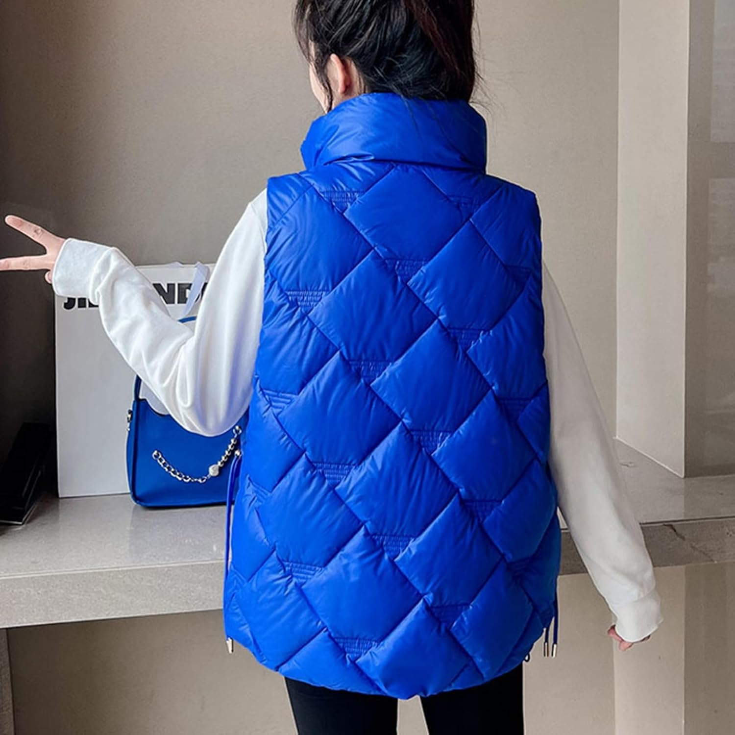 Vihana] ダウンベスト レディース 学生 春秋冬 ミディアム丈 フード付き 袖なし ファスナー付き ポケット [Vihana] ショート ダウンベスト  中綿ベスト レディース 冬 ライトウエイト 立ち襟 ジッパー ふんわり 袖なし ゆったり [Vihana] ショート ダウンベスト 中綿ベスト ... [Vihana] レディース 秋冬 ダウンベスト 立ち襟 袖なし 中綿ベスト ゆったり 着痩せ 大きめ 中綿 あたたかい 防風 厚手