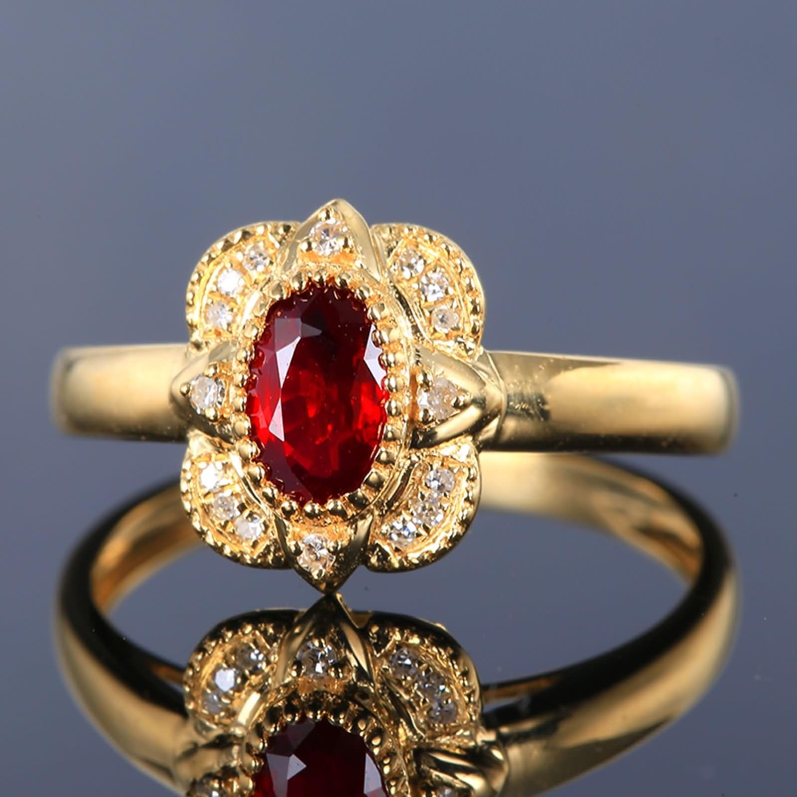 Beydodo Anillos Mujer Oro Amarillo 9 14 18 Kilates de Compromiso con Flor y Oval con Rubí Creado de 0.5ct y Moissanita, Anillo de Boda Oro Rojo de Matrimonio Mujer