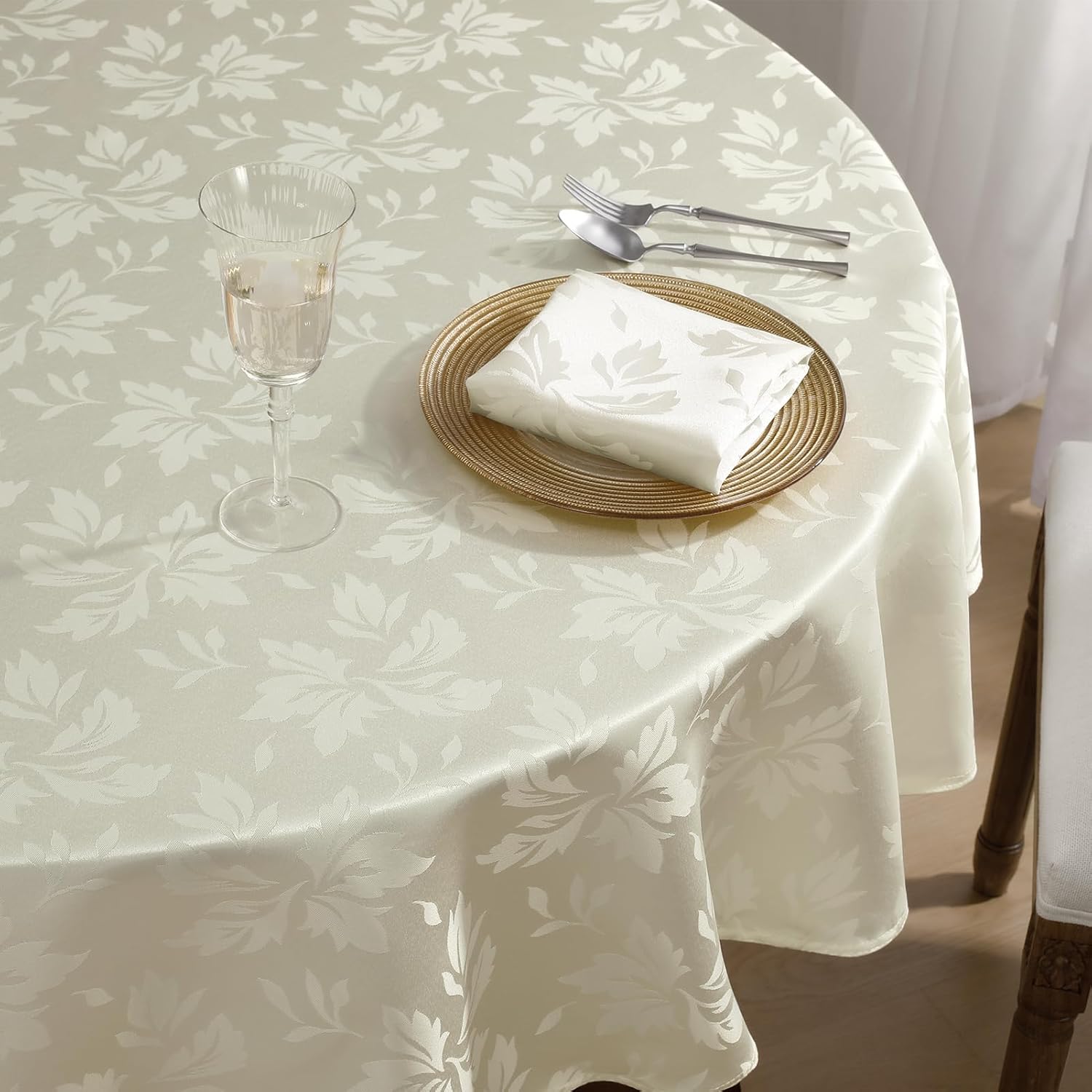 Romanstile Jacquard Round Tablecloth 70 Inch, Ivory image 4