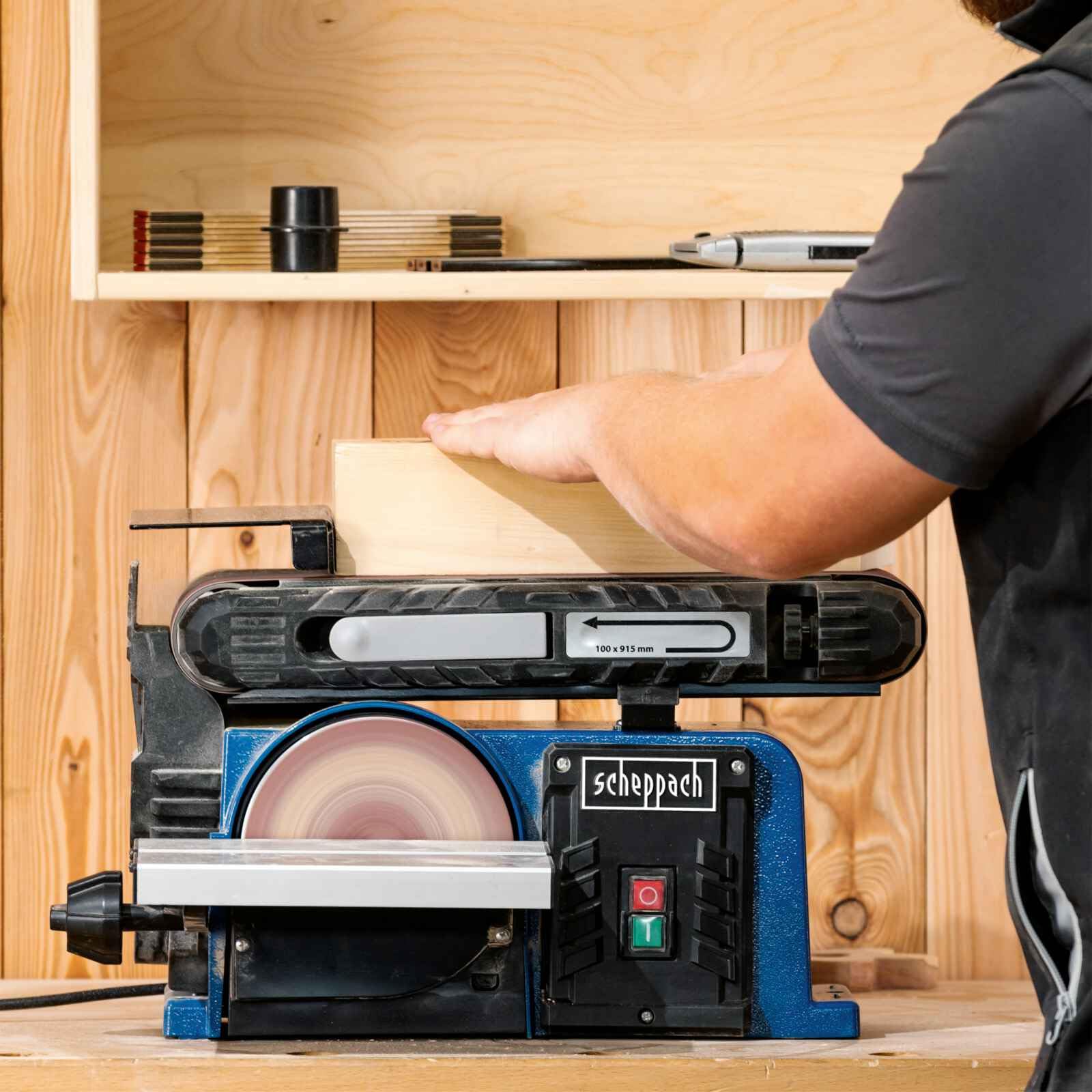 Scheppach Band &Tellerschleifer BTS900 mit 6 tlg. Zubehör | Leistung 370W | Schleifteller-Ø 150mm | Schleifbandlänge/-breite 915x100mm | Tischneigung 0°–45° | Gussmaterial-Konstruktion & Absaugadapter
