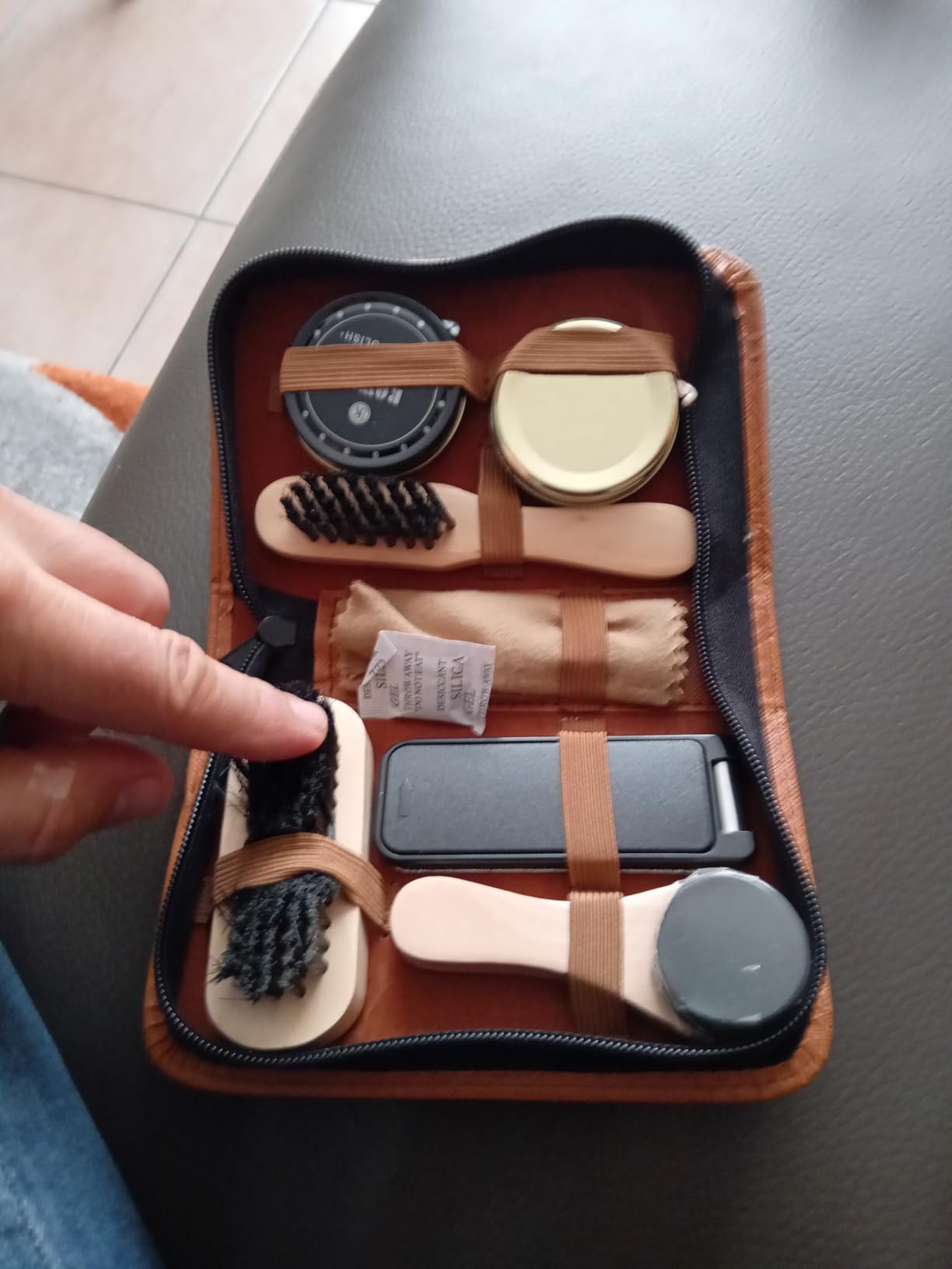 Kit Complet Cirage Chaussures Voyage 12 Pièces – Trousse Cuir PU Élégante Avec Cire, Brosses & Polissoirs – Idéal Homme D'Affaires & Militaires