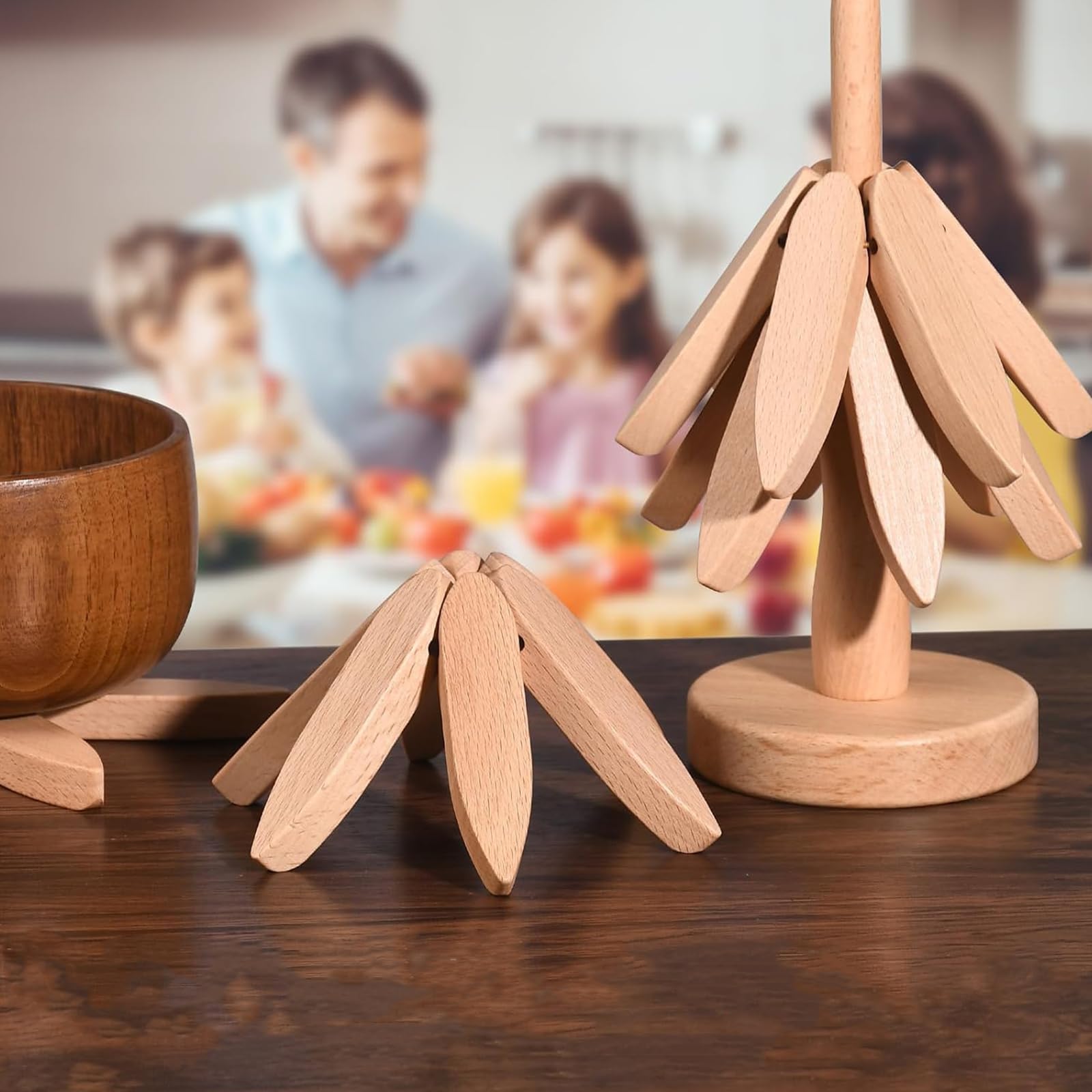 Dessous de plat pliable en bois avec coussinets isolants pour servir des plats chauds