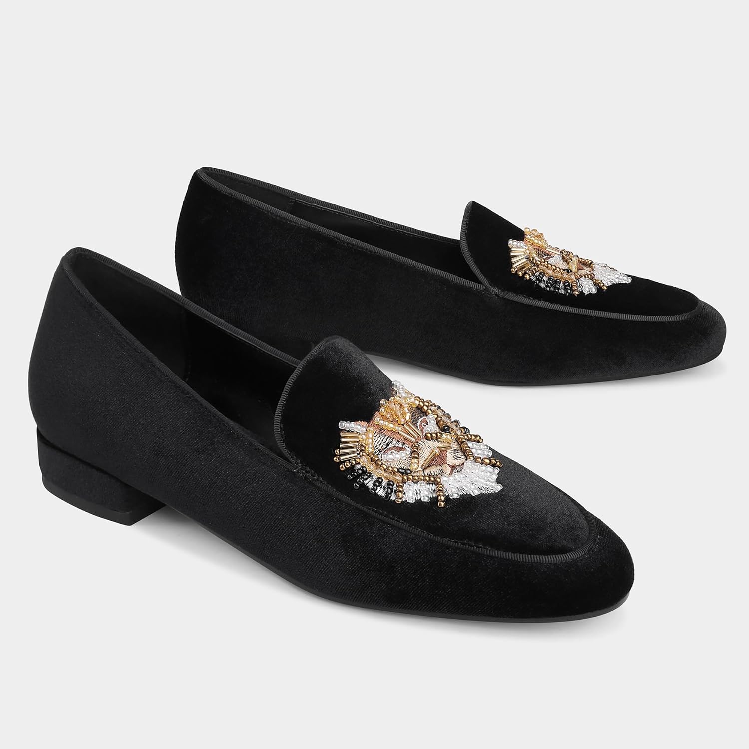 Embroidered Loafers for Women Round Toe Velvet Flats with Lion Head Pattern - Image 5