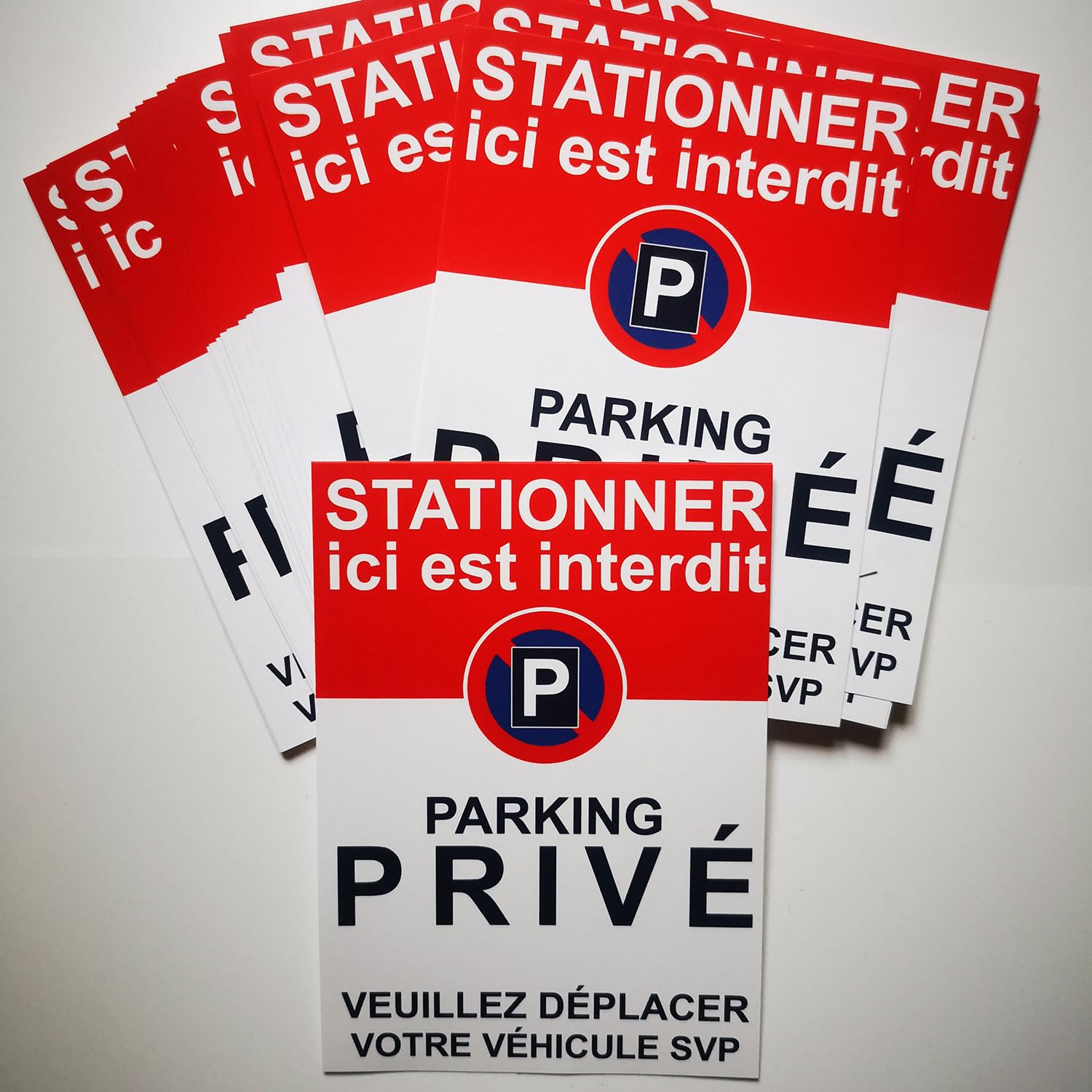 Autocollants Parking privé. Stationnement Interdit ou gênant. Lot de 100. 10,5 x 14,8 cm. A Coller sur Les Voitures en stationnement abusif.