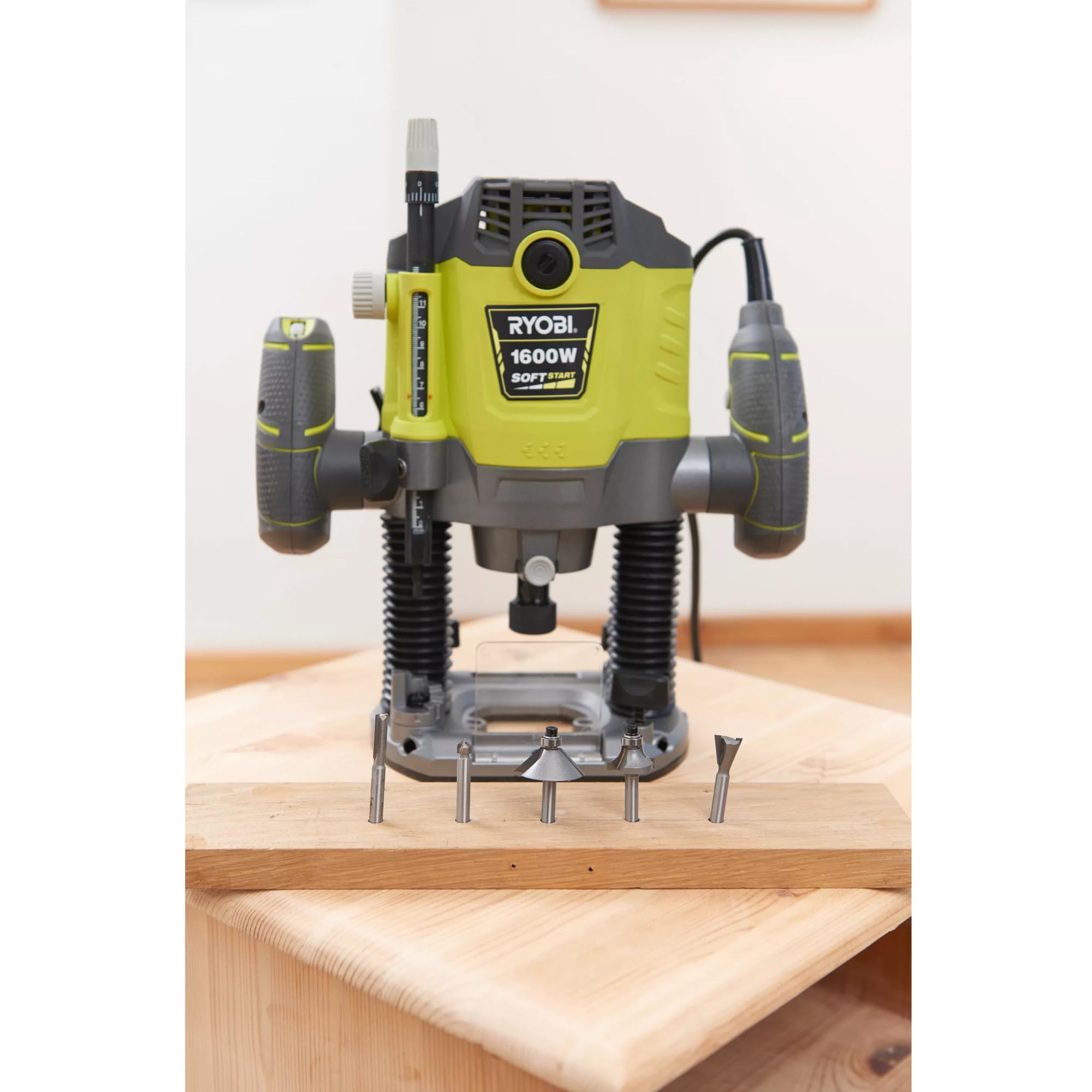 Défonceuse électrique RYOBI - 1600W - 254mm - RRT1600-K