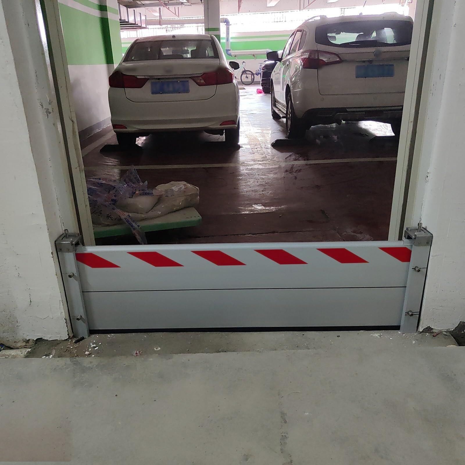 Barrière anti-inondation pour porte afin de protéger votre maison