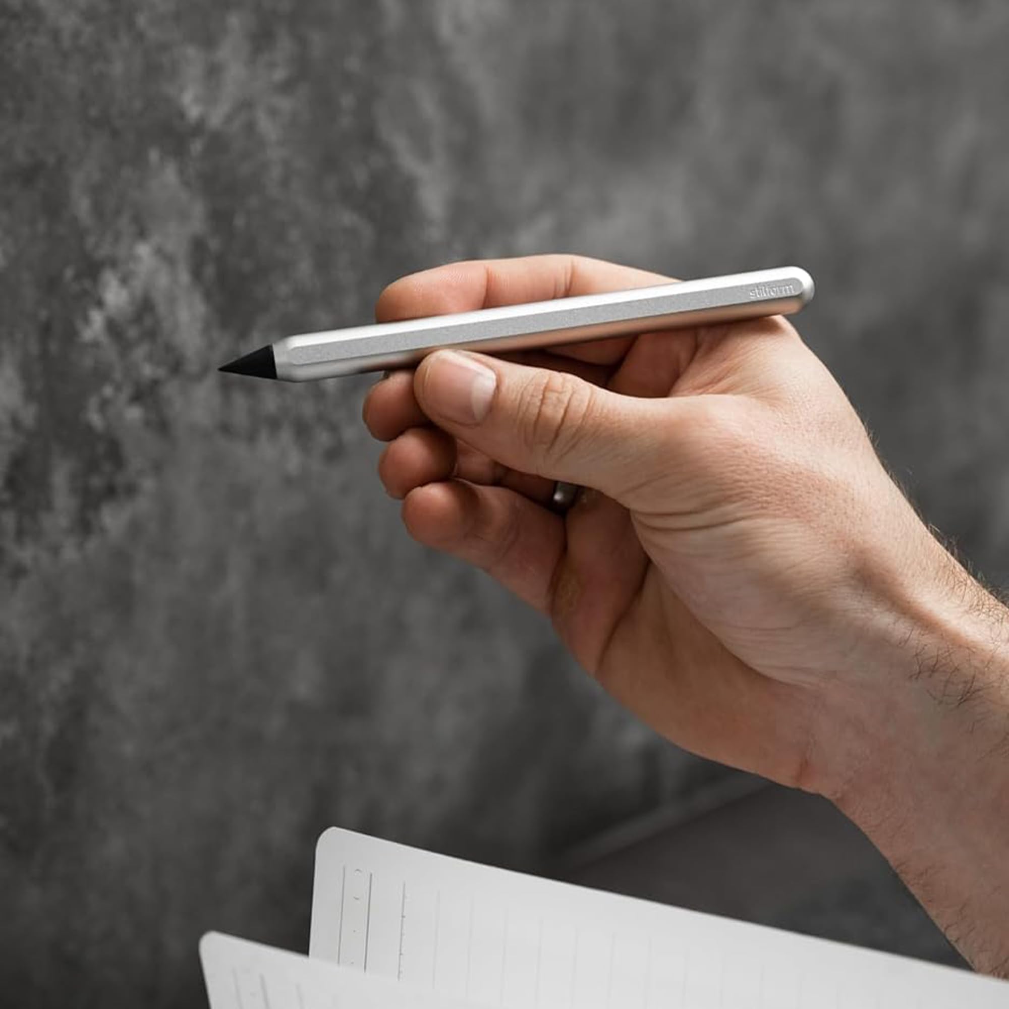 200355 AEON Pure Pencil aus Aluminium - Bleistift mit magnetischer Graphit-Spitze HB zum Wechseln - Comet Grey
