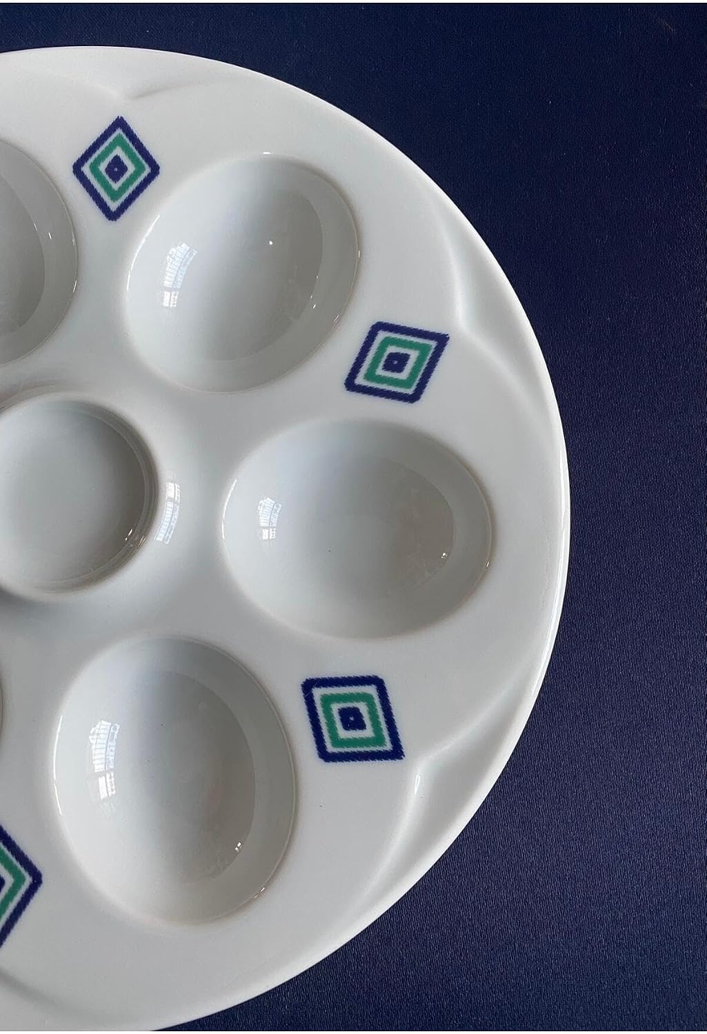 SODEF Porcelain Egg Holder Tray Modern Patterned White 1 Egg Capacity BPA Free - Patterned
