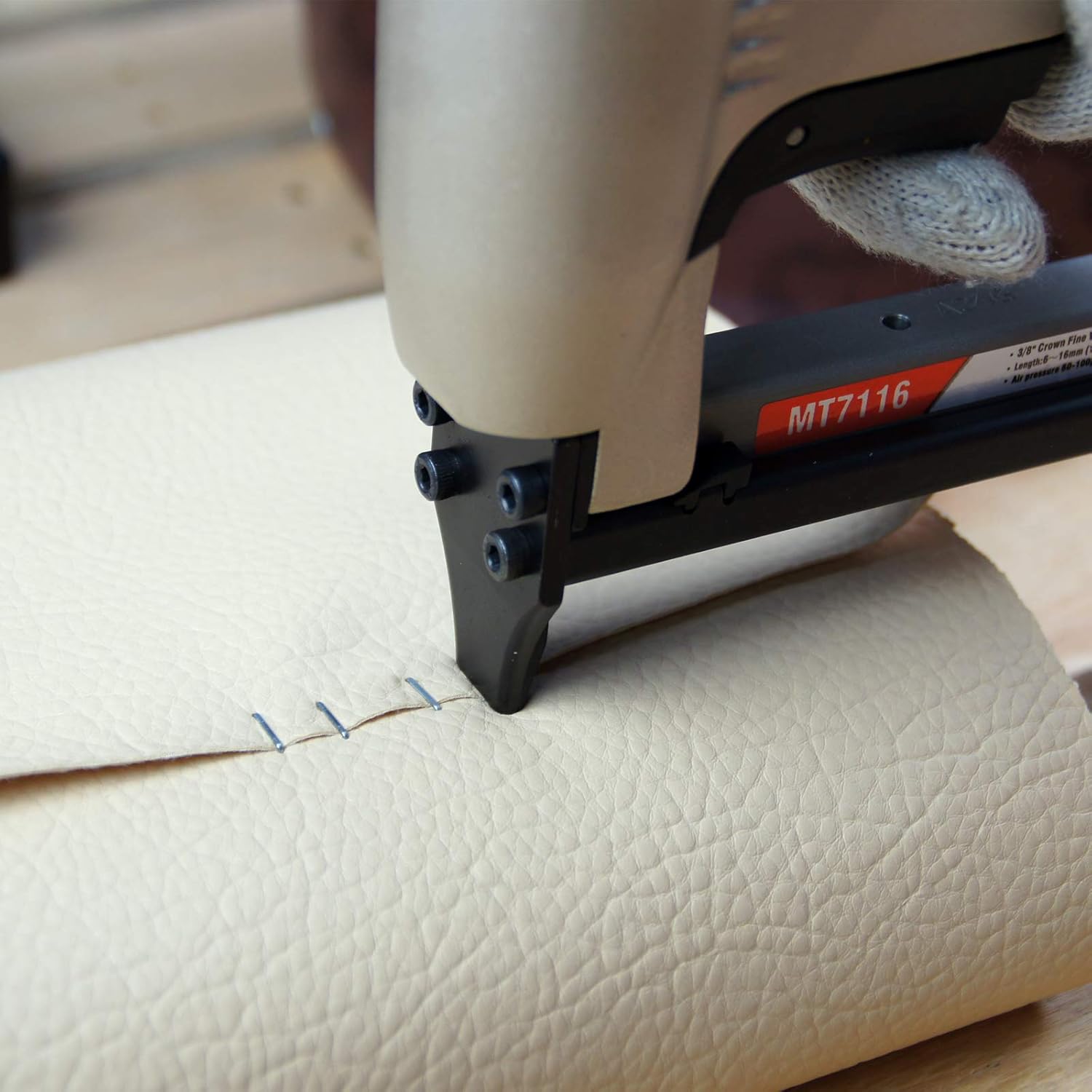 MT7116 Pneumatic Upholstery Stapler, Light and Quiet - 22 Gauge 71 Series 3/8-inch Crown, 1/4-inch to 5/8-inch Staples, Air Staple Gun, Power Upholstery Stapler for Furniture