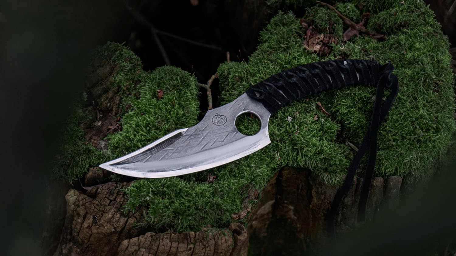 Predatory Hunting Knife by Almazan Kitchen
