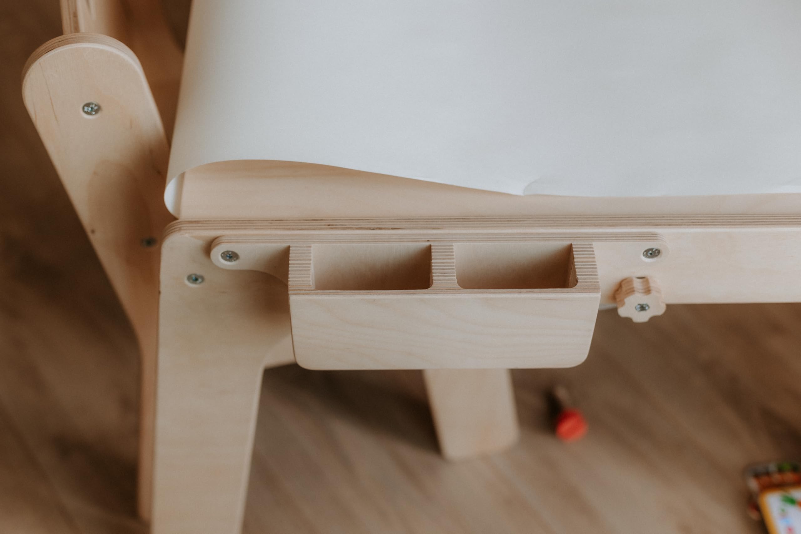 Mitwachsender Kindertisch DORI – Montessori Tisch aus Birkensperrholz, höhenverstellbar 35-43 cm, nachhaltiger Holztisch für Kinder von 1-5 Jahren, hochwertiger Kindermöbel, Farbe: Natural
