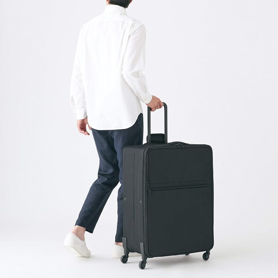 Amazon | 半分の厚みで収納できるソフトキャリーケース XL | スーツケース