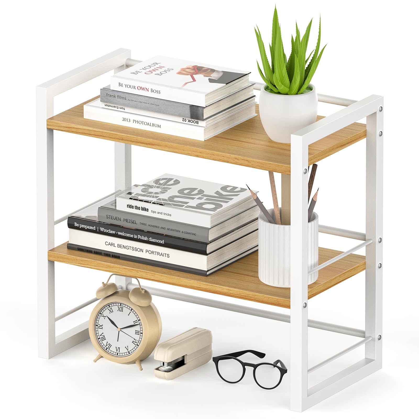 Boeken Op Het Bureauplank Van De Grunge Houten Lijst in Bibliotheek