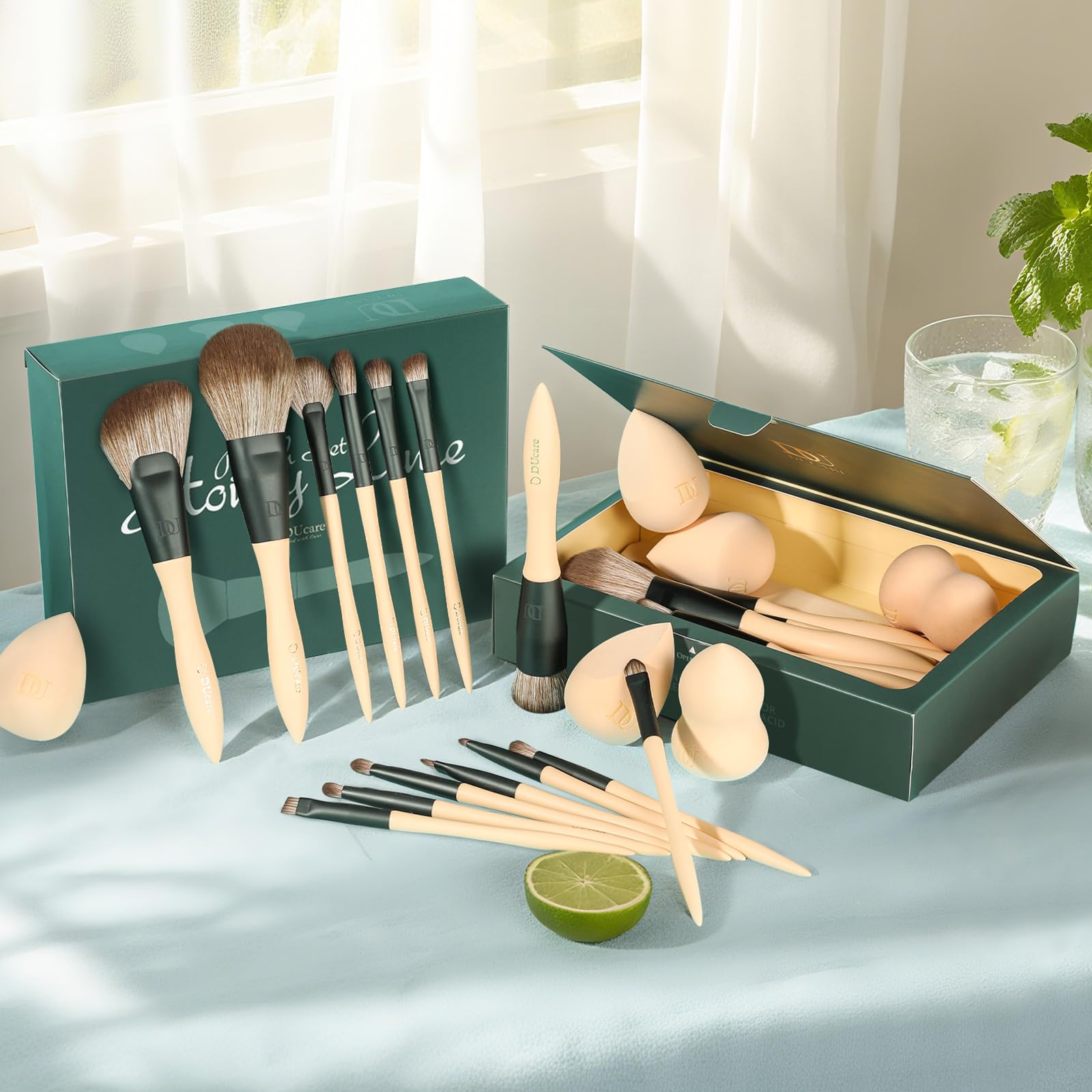 DUcare Juego de 14 brochas de maquillaje con 3 esponjas de maquillaje – Lime Series Professional Makeup Brush Kabuki Foundation