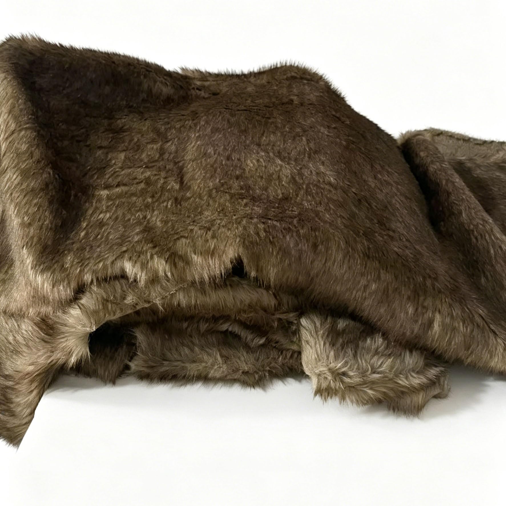 Tissu fausse fourrure marron anti-effilochage 170x50cm pour réparer vos chaises et coudre sans stress