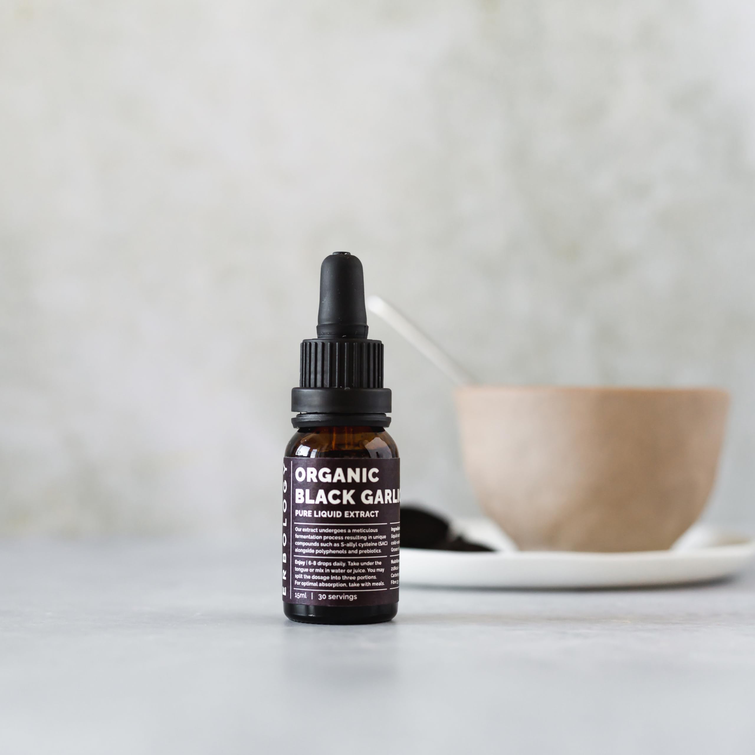 Erbology Extracto líquido puro de ajo negro orgánico, 15 ml, 30 porciones, hecho del mejor ajo francés, lote pequeño