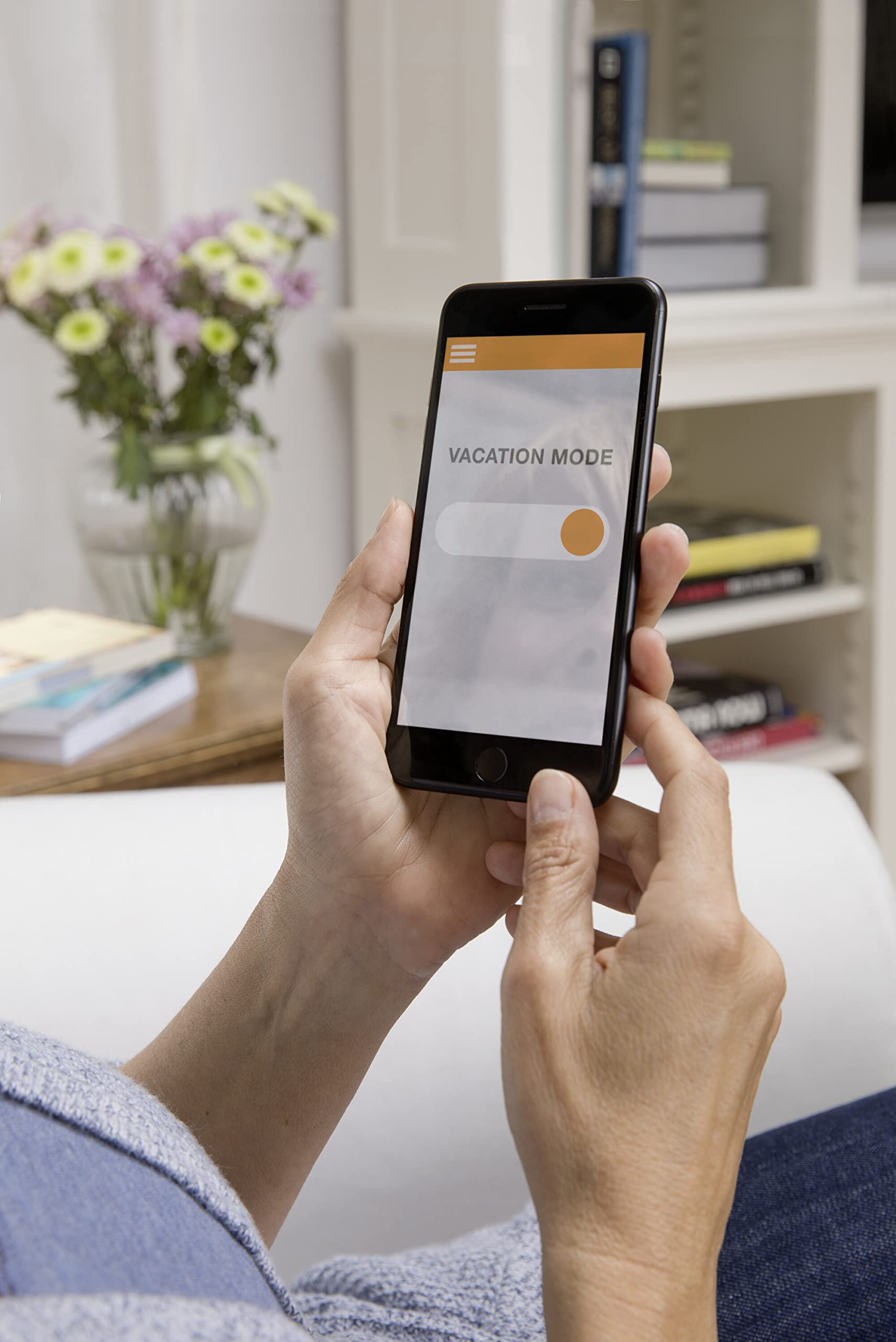 Osram Lampe LED SMART A60 forme d'ampoule E27, 9 W ZigBee 3.0, intensité variable 2700 K blanc chaud, contrôle par application, Alexa, Google Assistant,4-Pack