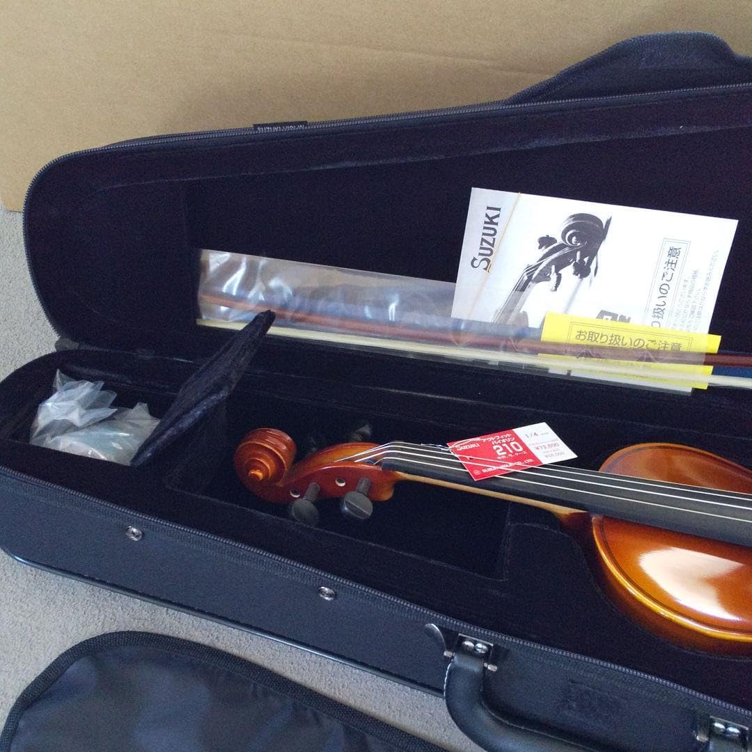 【新品】SUZUKI アウトフィットバイオリン210 1／4 本体 弓 ケース SUZUKI アウトフィットバイオリン210 1／4 本体 弓 ケース 鈴木
