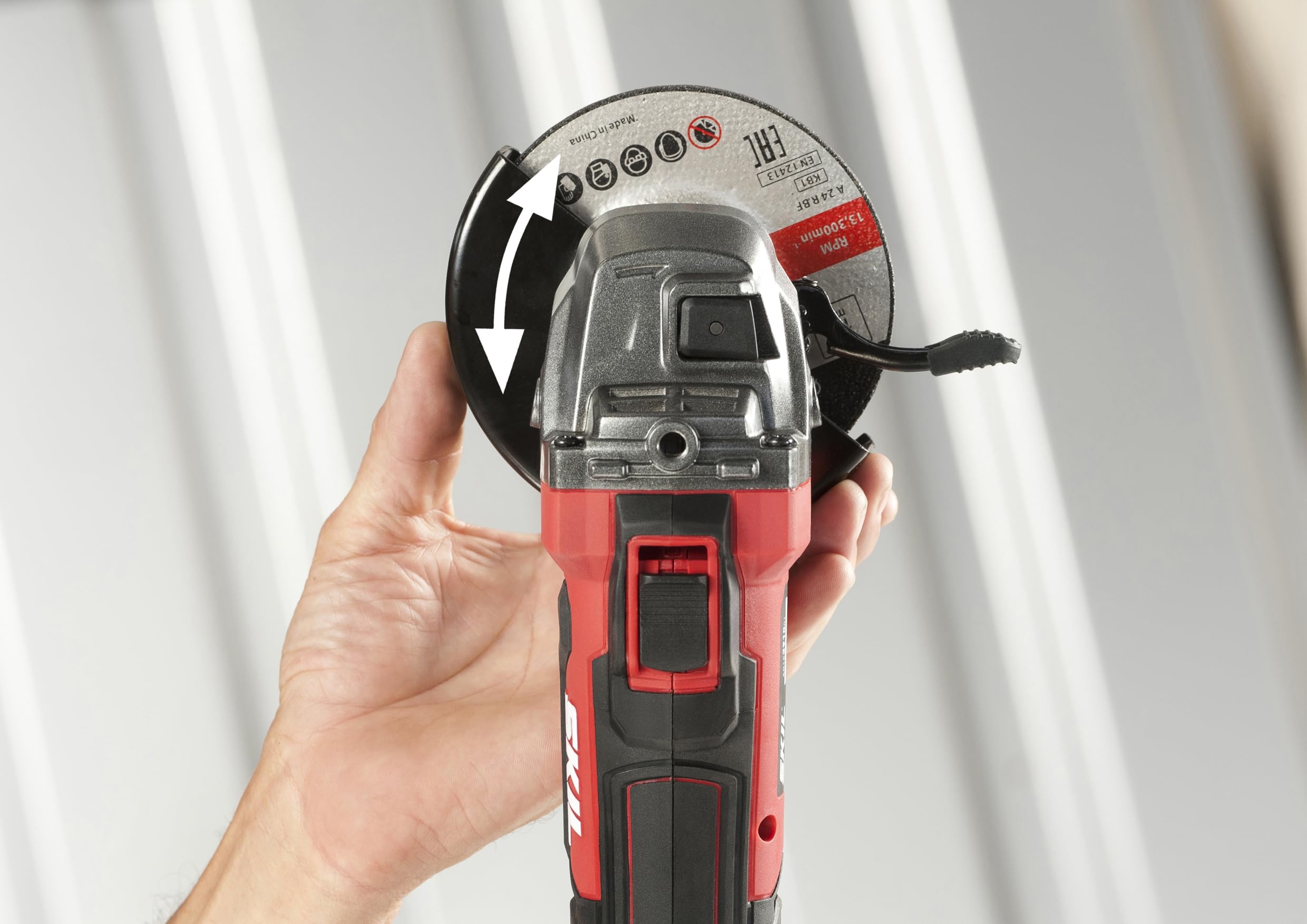 Skil Meuleuse d'angle sans fil 3920CA Ø 125 mm - 20 V max (18 V) - Puissante, sans fil et polyvalente - Meuleuse d'angle sans batterie ni chargeur AG1E3920CA
