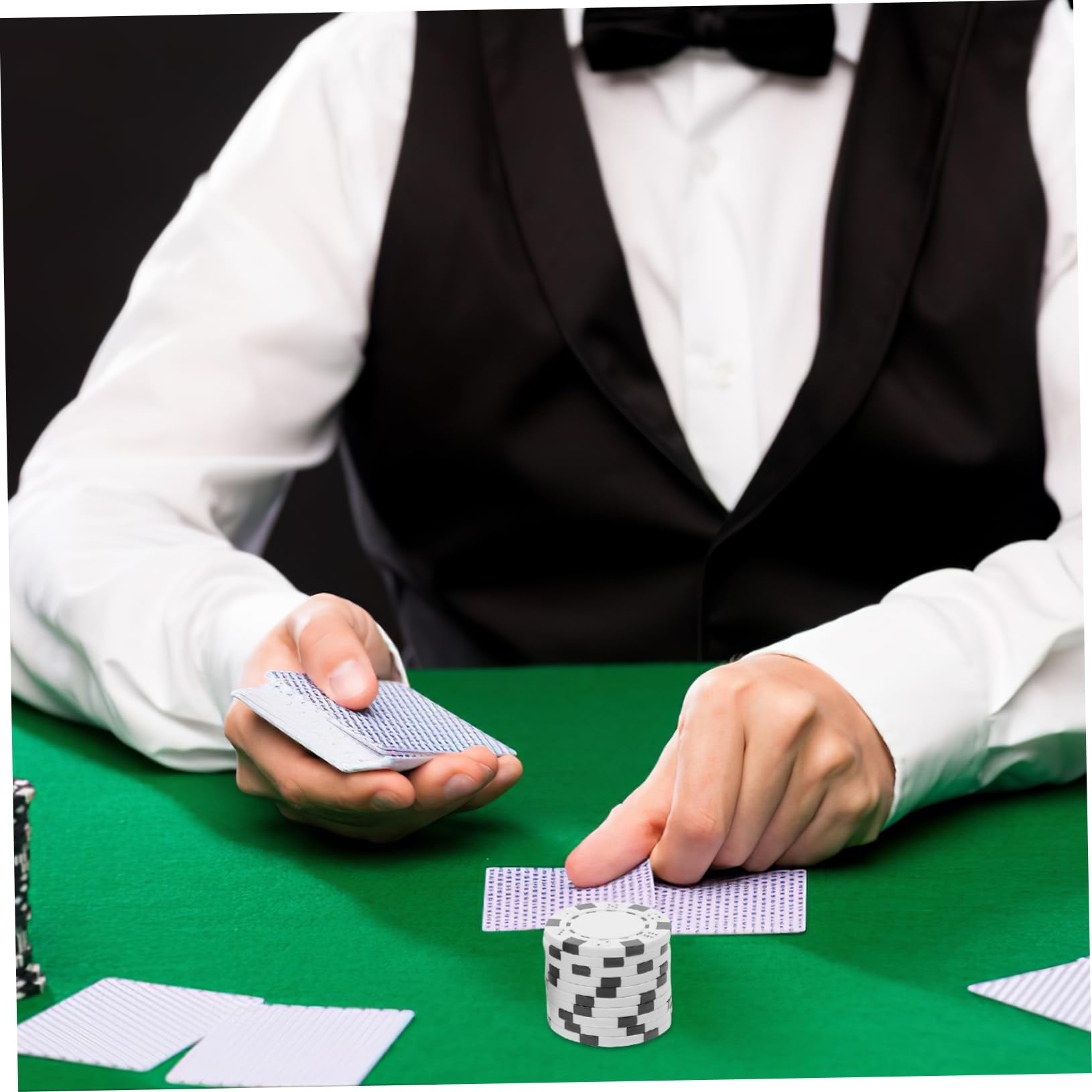 VICASKY 40pcs Colored Poker Chips Game Plastic Tokens for Counting Easy to Identify Smooth for Poker Mahjong and Game Nights Includes and Chips