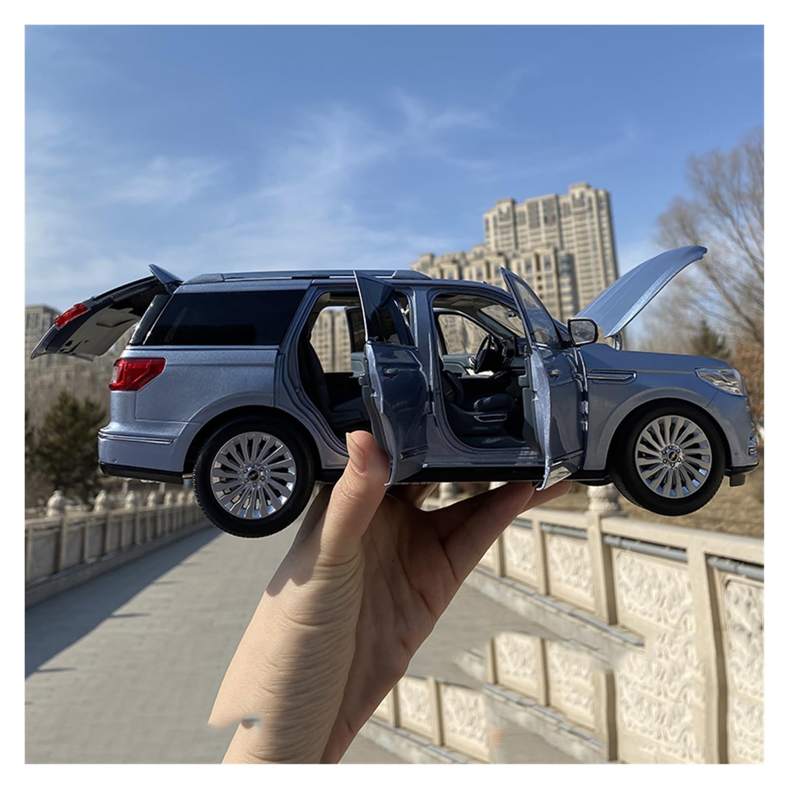 Amazon.com: 1 18 for Lincoln Navigator Blue Static Alloy