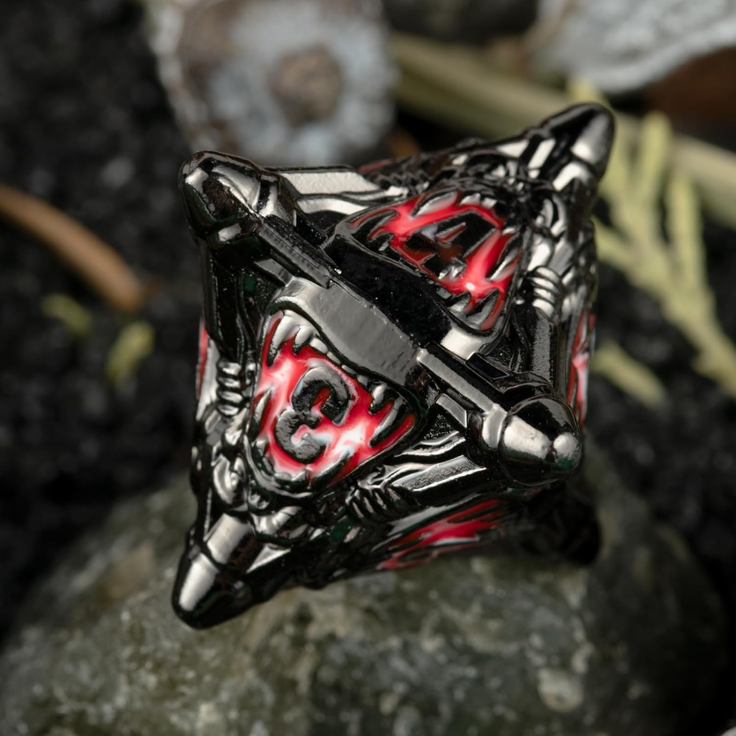 Metal Polyhedral Dice Set, 7-Piece dice Suitable for Various Role Playing Game 、Dungeons and Dragons Gift (Black red White)