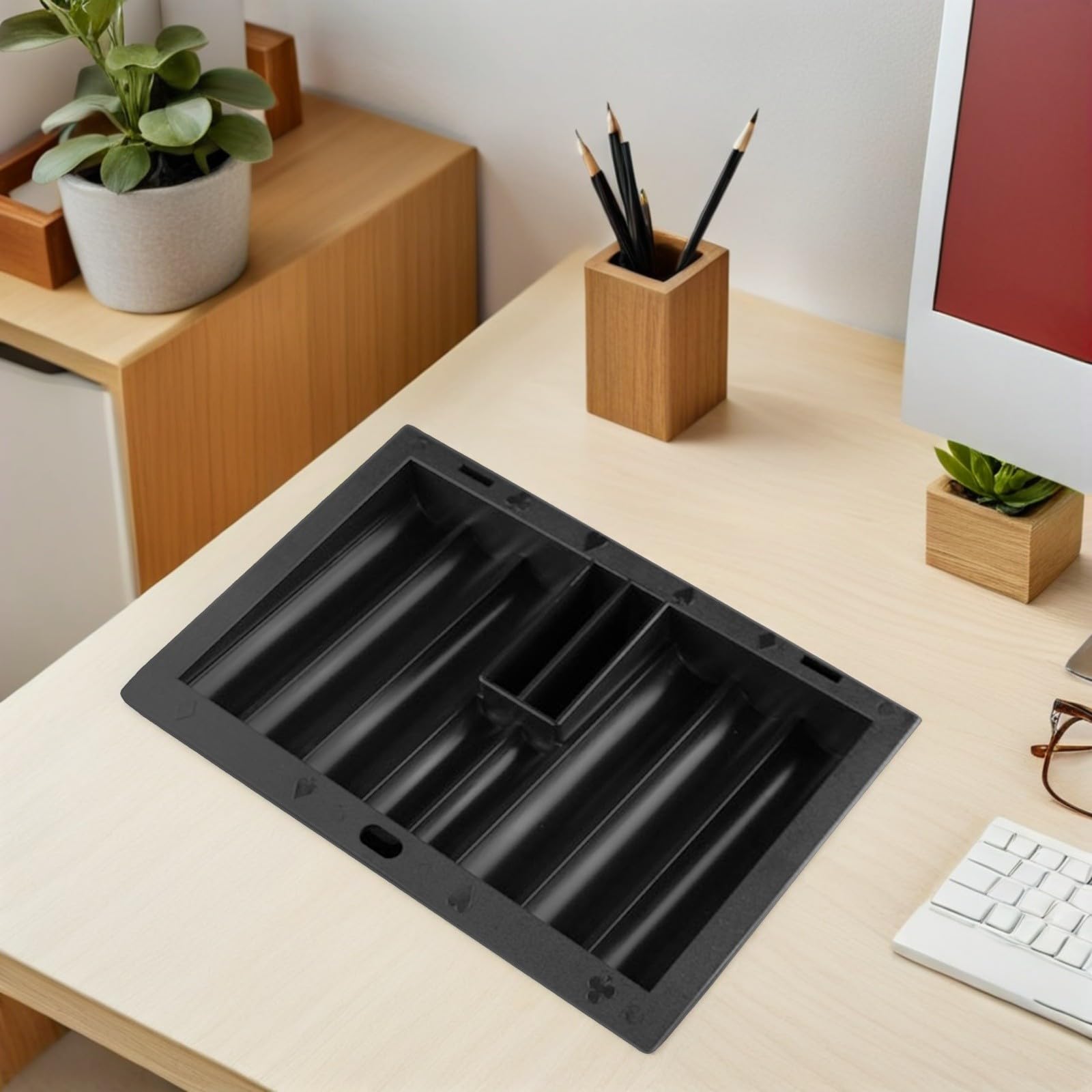 Mikikit Plateau à Jetons de Poker Organise et Range Jetons de Poker en Plastique Noir Capacité de 350 Jetons Équipé de 2 Emplacements pour Cartes pour Jeux de Cartes