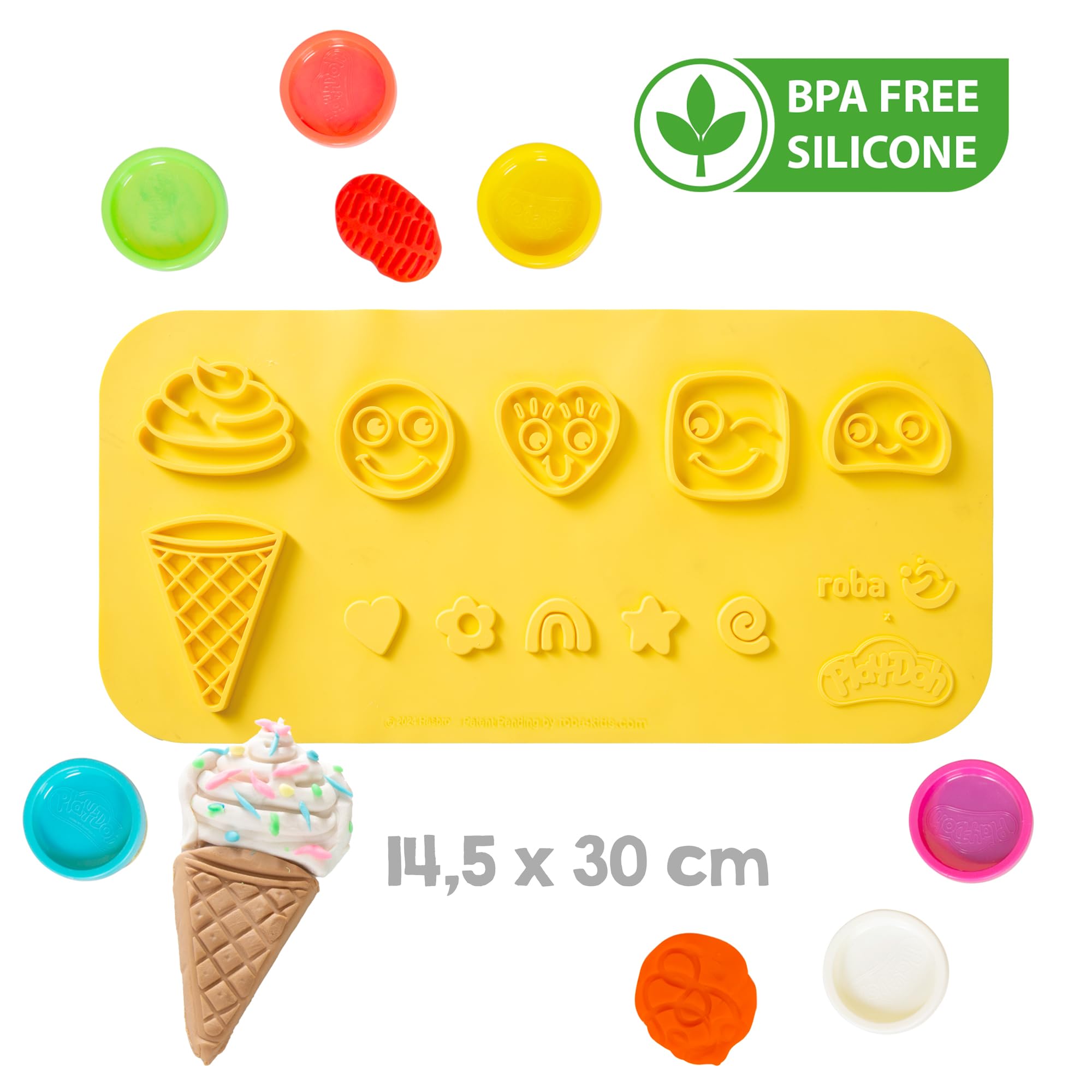 roba x Play-Doh Gelateria - Giocattolo in Legno Certificato FSC - 12 Barattoli di Plastilina, Attrezzi in Legno, Grembiule e Tappetino 3D - da 3 Anni