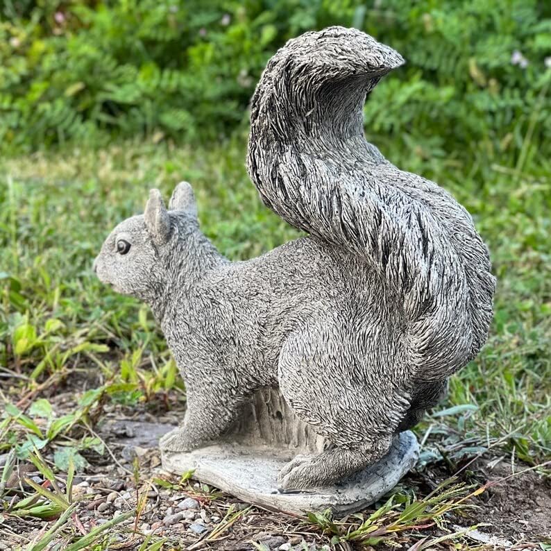Realistic Forest Squirrel Statue Animal Concrete Sculpture for Garden Patio Backyard Handmade Squirrel Figurine