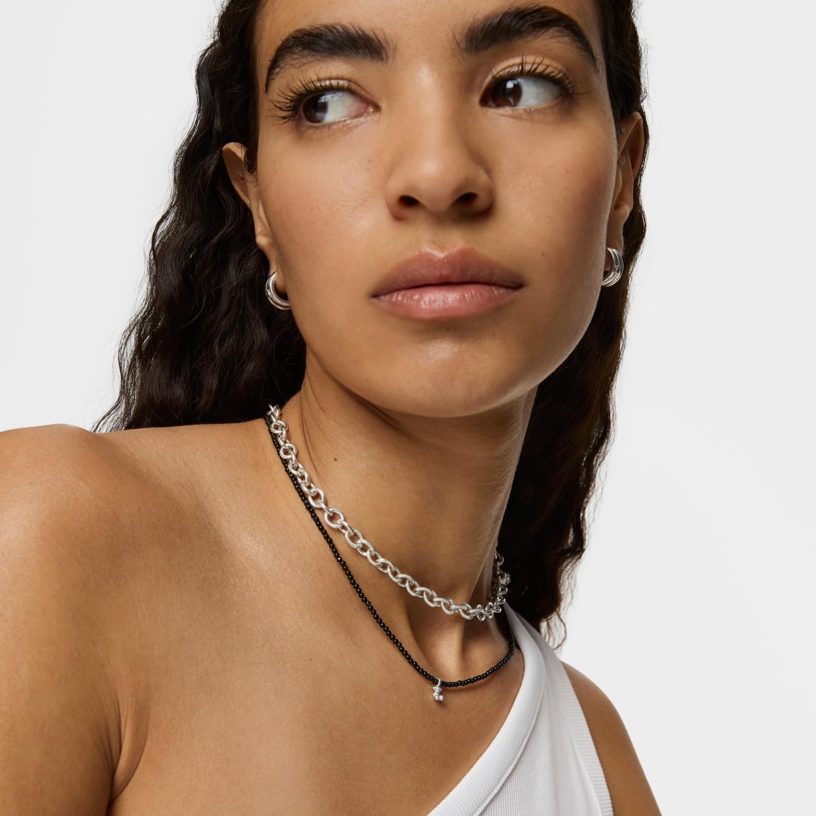 TOUS Collar de Ónix y Oso de Plata de Primera Ley para Mujer de 5.5mm, 42cm de Largo, Versatil y Combinable, Colección Bold Bear