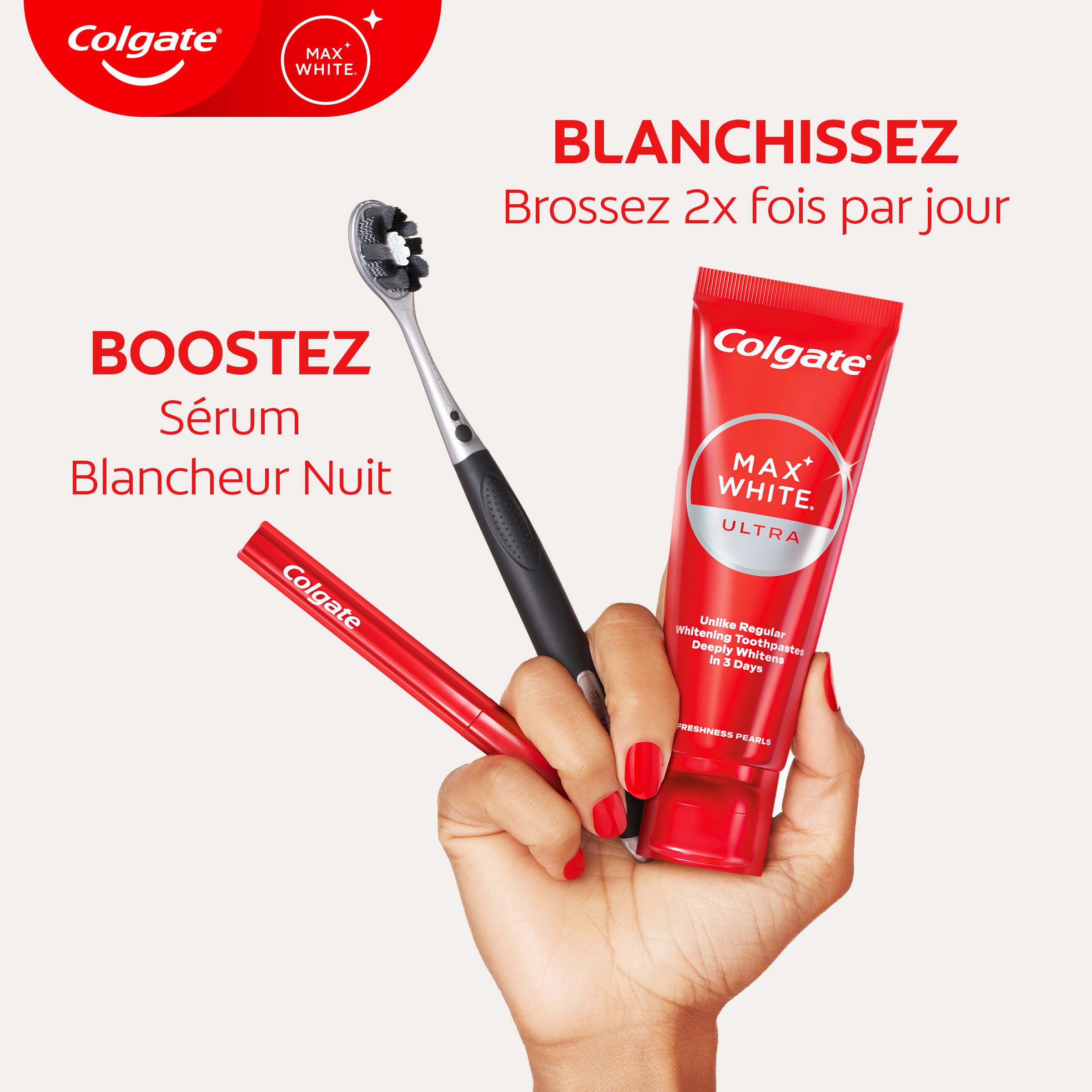 COLGATE - Ręczna szczoteczka do zębów Max White Ultra - Pasma z węglem drzewnym - Przeznaczona do usuwania plam z powierzchni