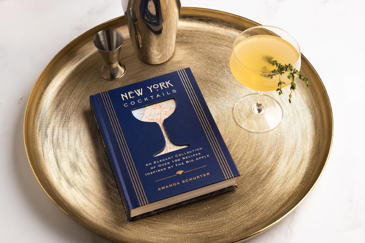 New York Cocktails: An Elegant Collection of over 100 Recipes Inspired by the Big Apple (Travel Cookbooks, NYC Cocktails and Drinks, History of Cocktails, Travel by Drink)