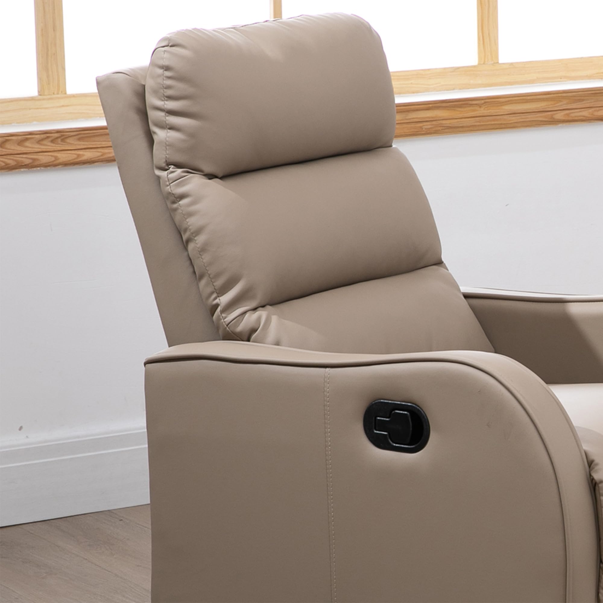 HOMCOM Poltrona Relax Reclinabile Manuale 160° con Poggiapiedi, Seduta Ampia, Poltroncina Reclinabile Imbottita Girevole in Finta Pelle per Camera da Letto, Salotto e Soggiorno, Marrone Chiaro