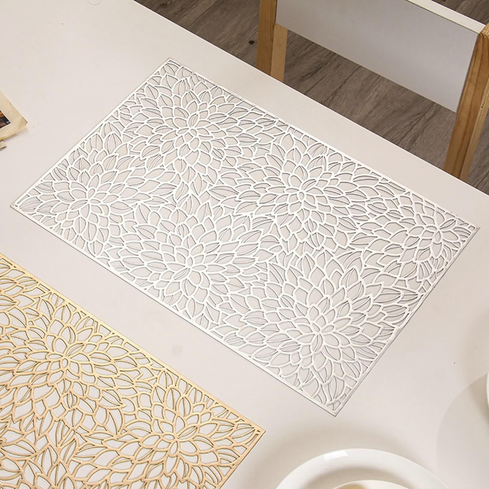 Set de Table Rectangulaire, sous Assiette Argentée Lot de 6 À Motifs de Fleurs d'hibiscus PVC Dessous de Table 30x45cm