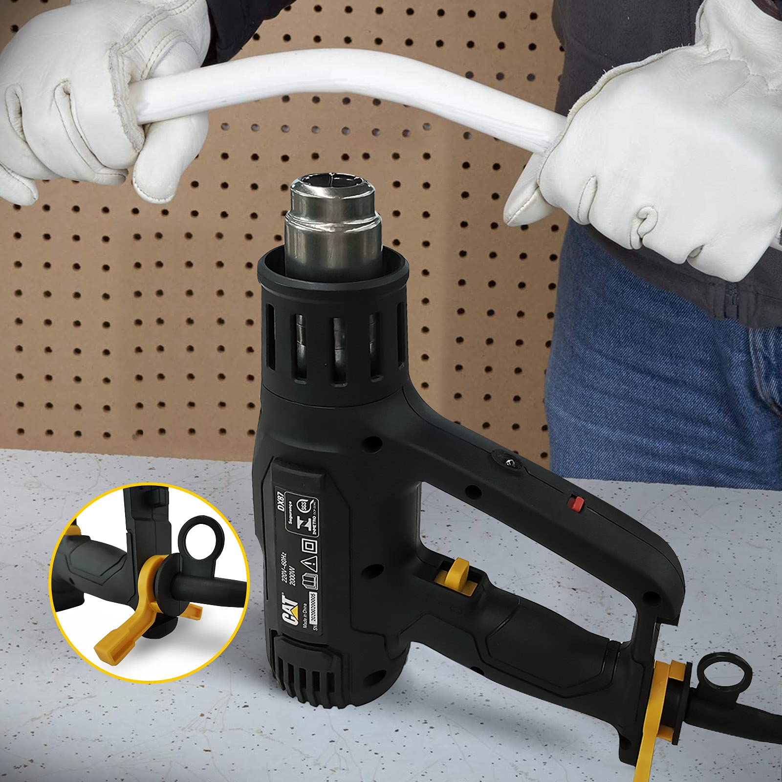 CAT DX87 - Pistola de calor (2000 W, pantalla LCD, ajuste de temperatura 50-600 °C, 2 niveles de flujo de aire, luz LED, incluye 5 boquillas y rasqueta para uso profesional)