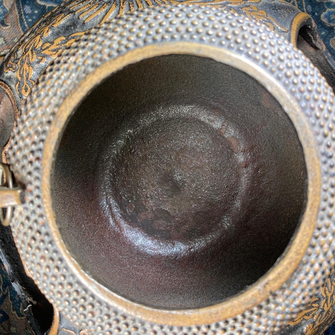 茶釜 電熱器 セット 美品】伝統的な鋳鉄製茶釜 電熱器 鬼面風炉釜