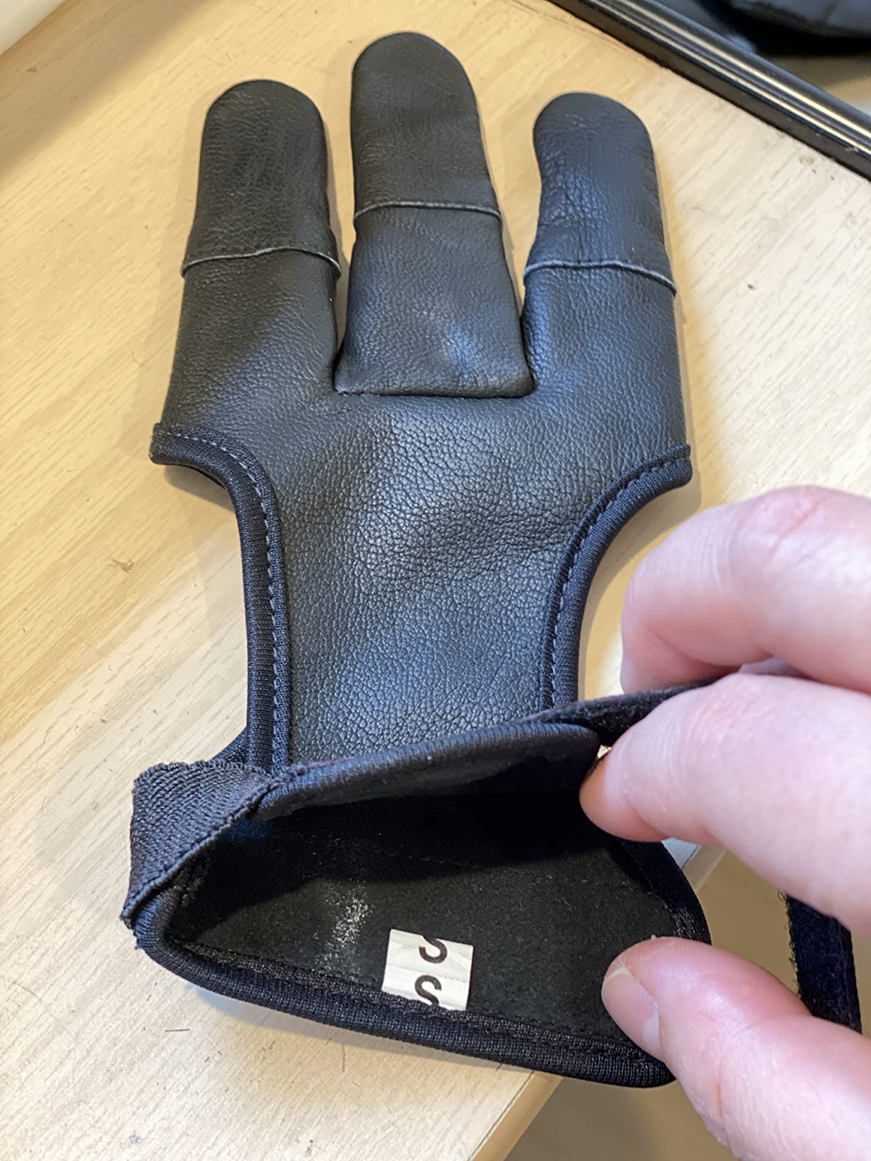 2/mo Finance DMoose Archery Glove, NonSlip Padded Tips for Grip