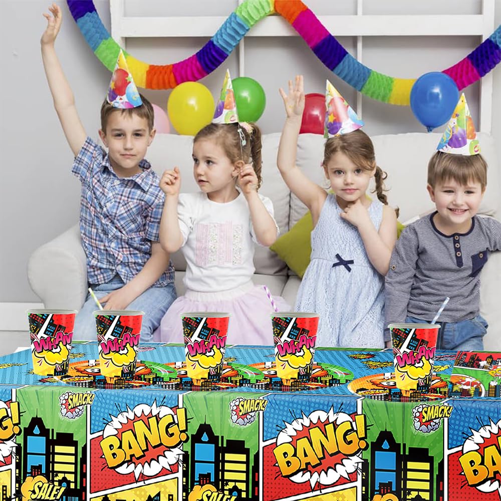 Super Héros Fêtes Vaisselle - Héros Thème Ensemble De Fournitures De Fête Comprendre 20 Assiette à Dessert, 20 Tasses, 20 Serviettes Et 1 Nappes Pour Super Héros Vaisselle Thème Anniversaire