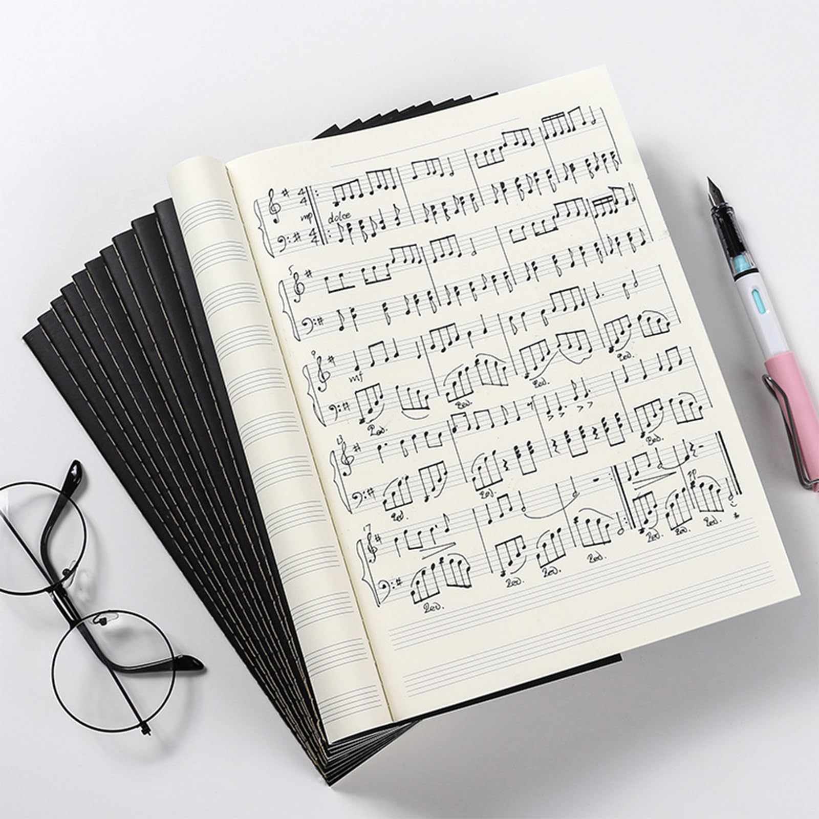 MOLIMOLI Libro de música 8 piezas 185 * 260 mm Regla 14 Cuaderno escolar con 12 bastones 32 hojas Pentagrama Partituras en blanco Folleto para escuelas Instituciones Mujer Hombre Niño