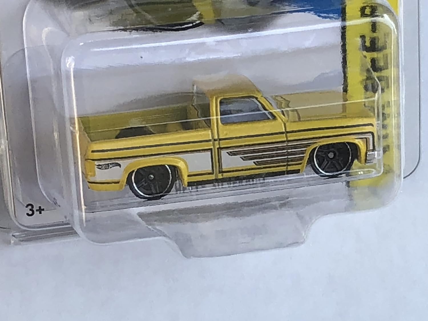 Hot Wheels 83 Chevy Silverado 4x4 Off Road Racing