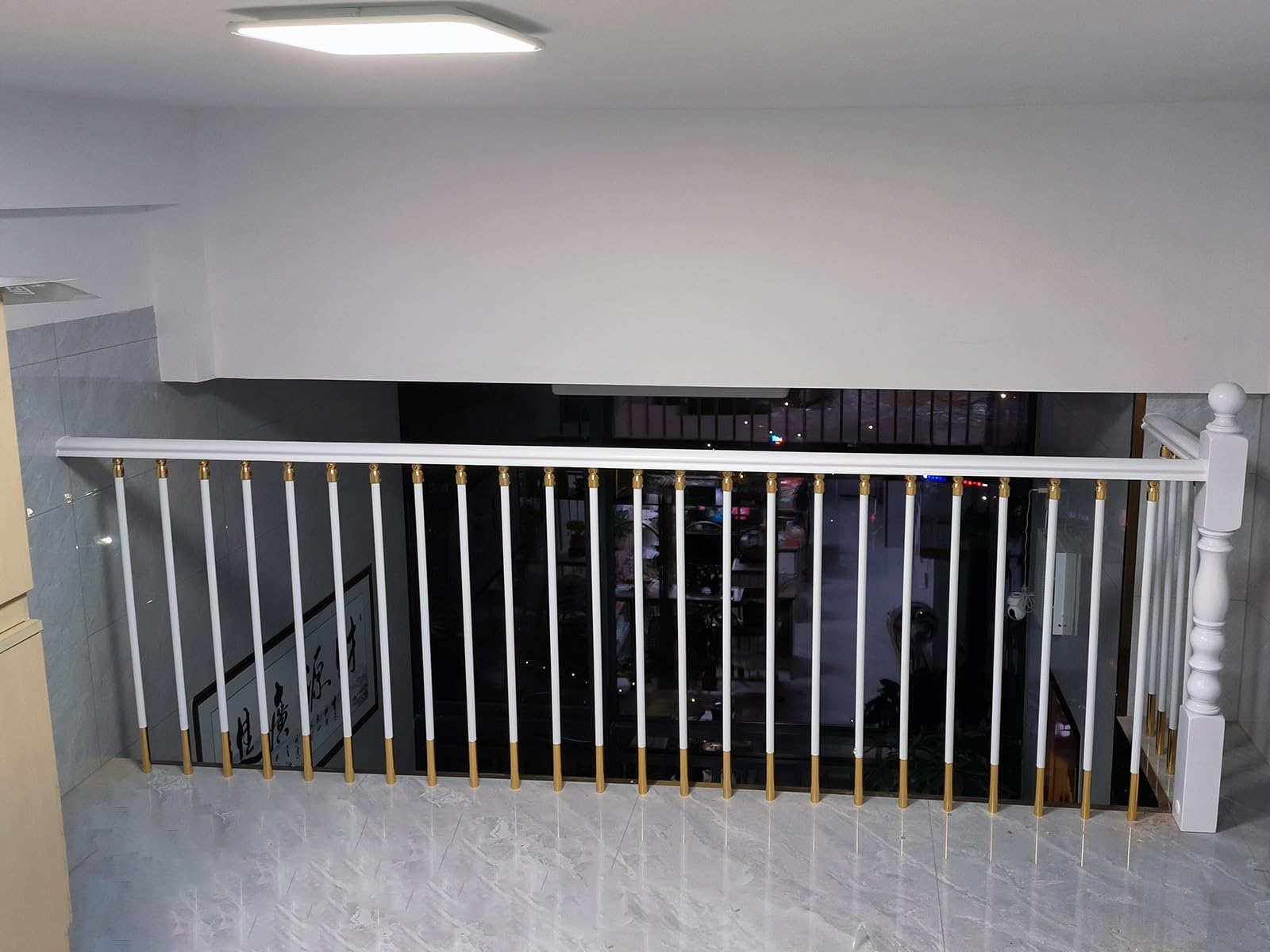 Strona główna Wille Schody na poddaszu Tralki Wrzeciona 37,4 ", Schody wewnętrzne na zewnątrz Okrągły słupek balustrady balustrady z płaskimi regulowanymi wspornikami, złoty(Black,8 Pcs)