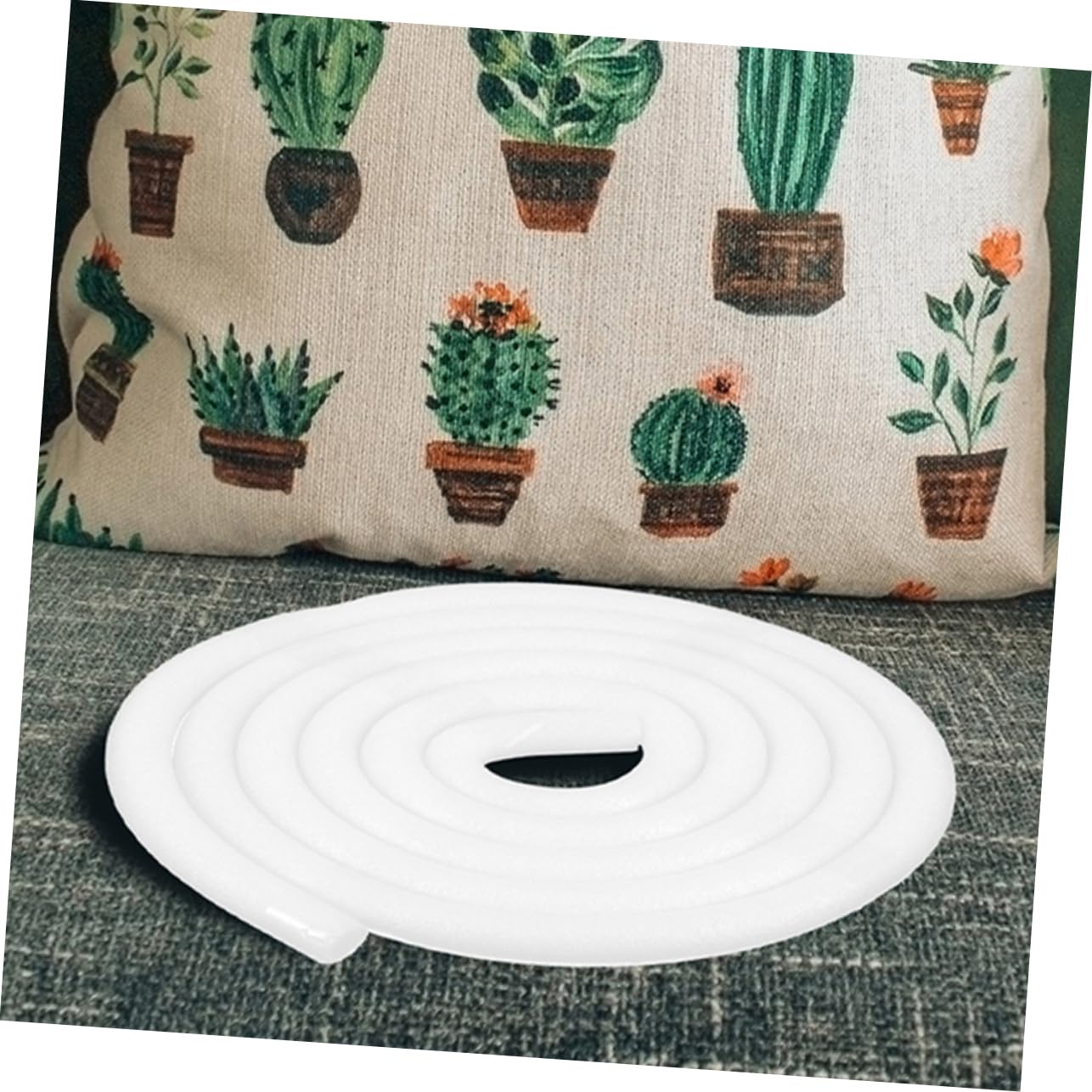 BESPORTBLE Bande D'étanchéité en Mousse de Calage pour Fixer Coussin Canapé Bâton Mousse Canapé en Écume Blanche de 2 Mètres Installation Facile et Entretien Salon