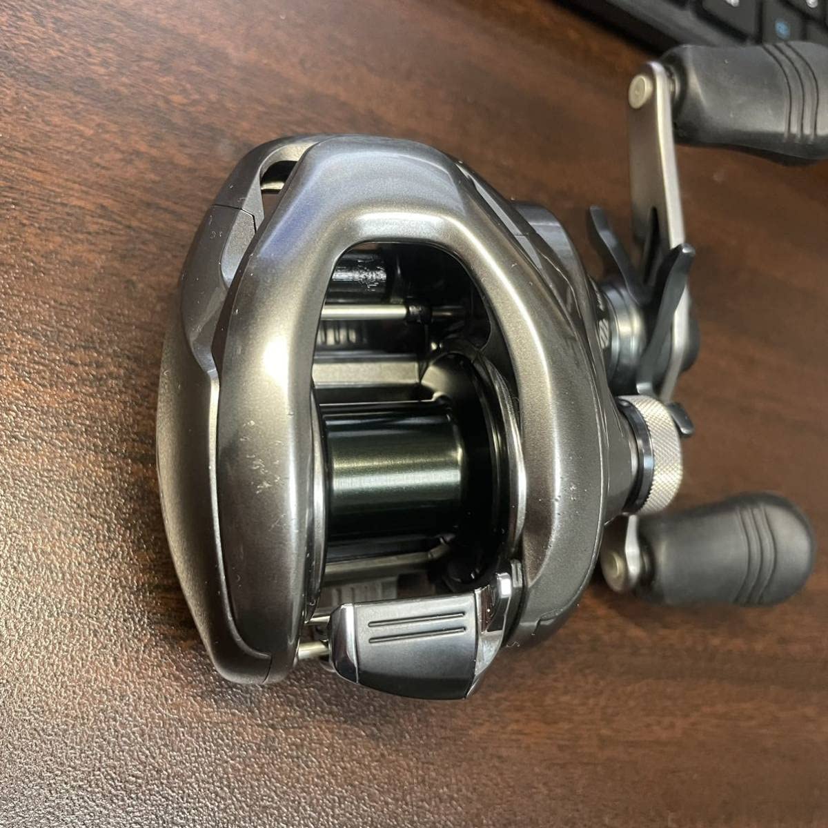 Amazon.co.jp: シマノ 15メタニウムDC HG 後期 右 R : スポーツ