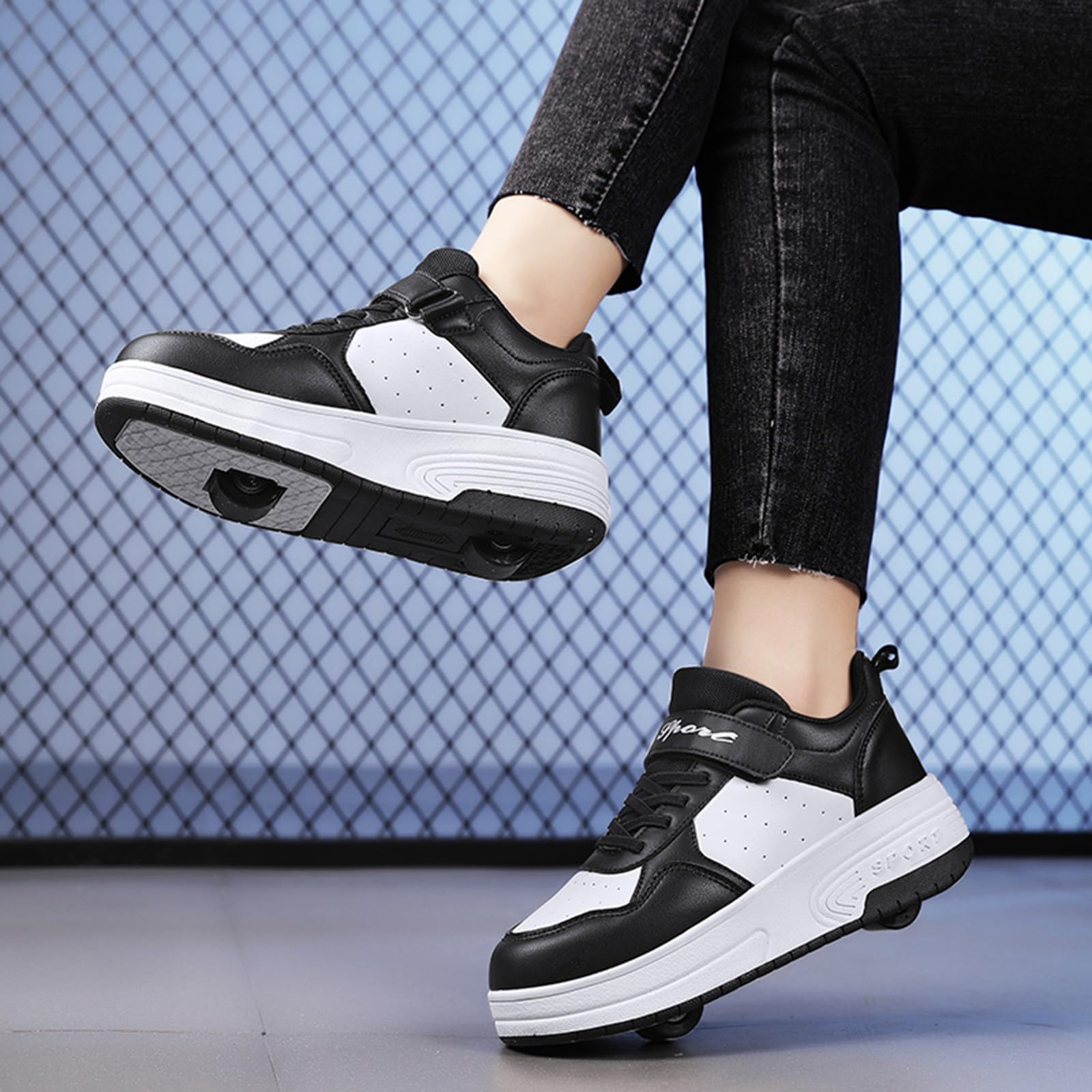 Zapatillas de deporte para niñas con suela gruesa Ruedas Zapatos de patinaje de moda para niños Zapatillas cómodas con sistema automático de ruedas