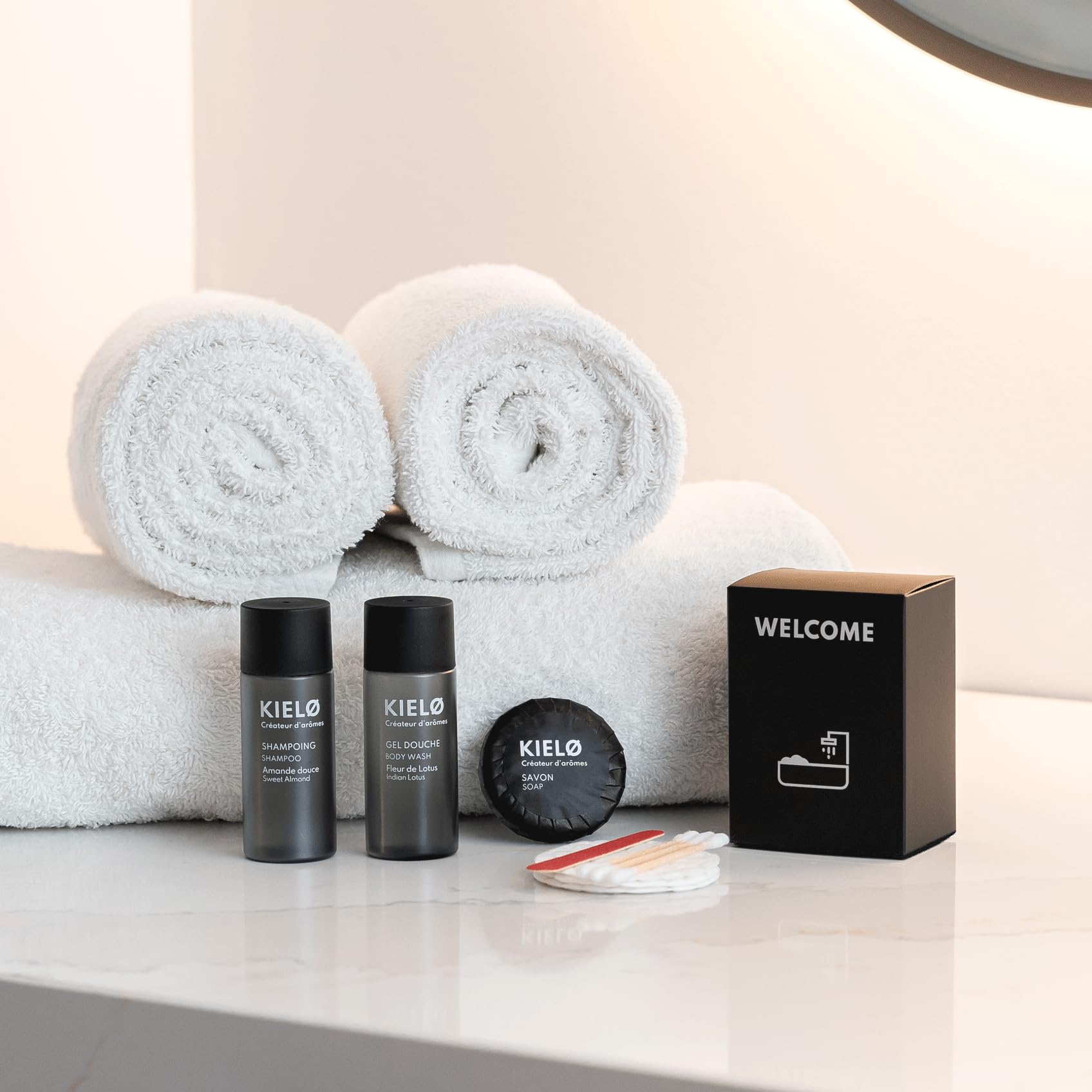 Kit de baño genérico para el hogar en negro | Ideal para alquileres estacionales y Airbnb | Envase elegante y compacto - Fragancia agradable | Completo y listo para usar