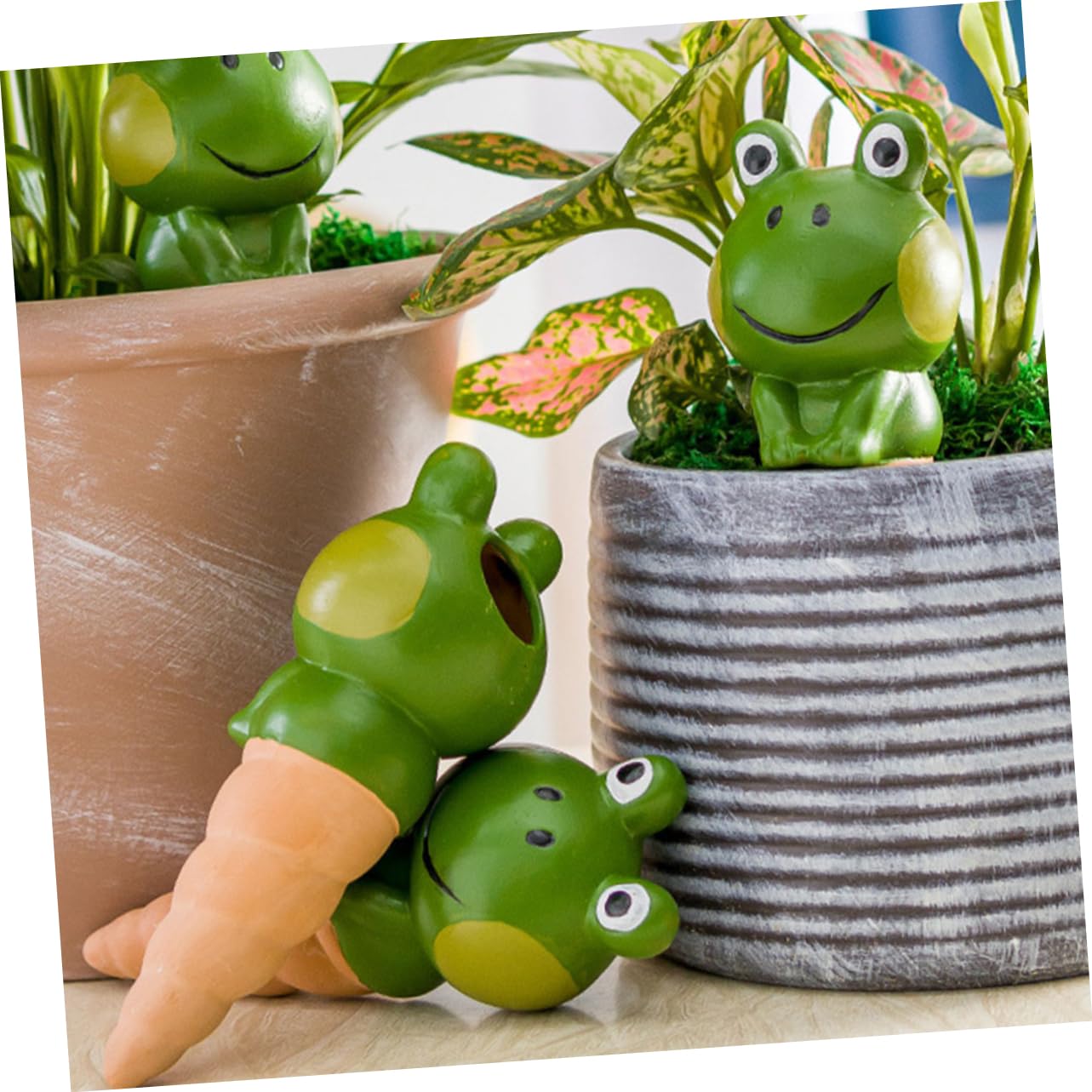 TOYANDONA Globes D’arrosage Automatiques pour Plantes, Lot de 4 en Poterie | Arrosage Goutte à Goutte, Usage Jardin et Pelouse, Forme Globe Chic, Pratique et Facile à Utiliser