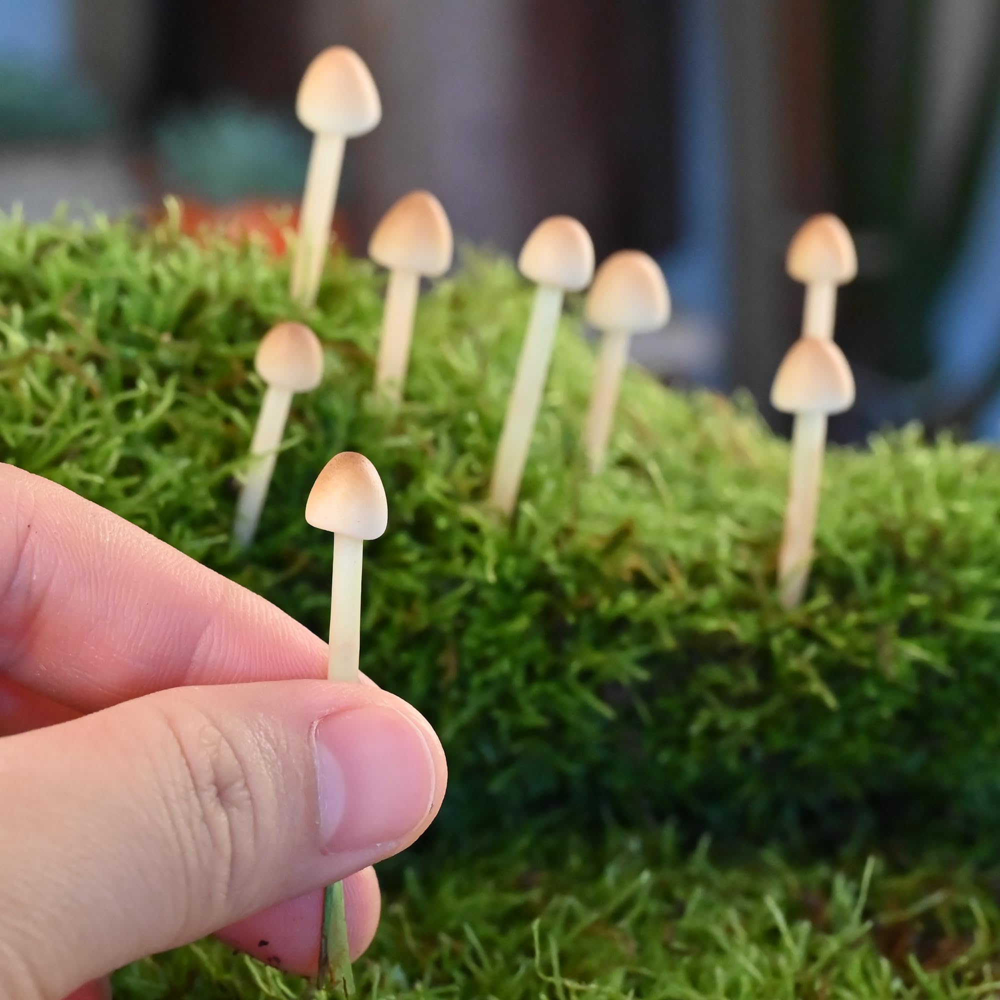 Lot de 8 champignons en argile, mini champignons artificiels, petits champignons faits à la main, accessoires de paysage miniature, fournitures de jardin féérique miniature, décorations de Noël