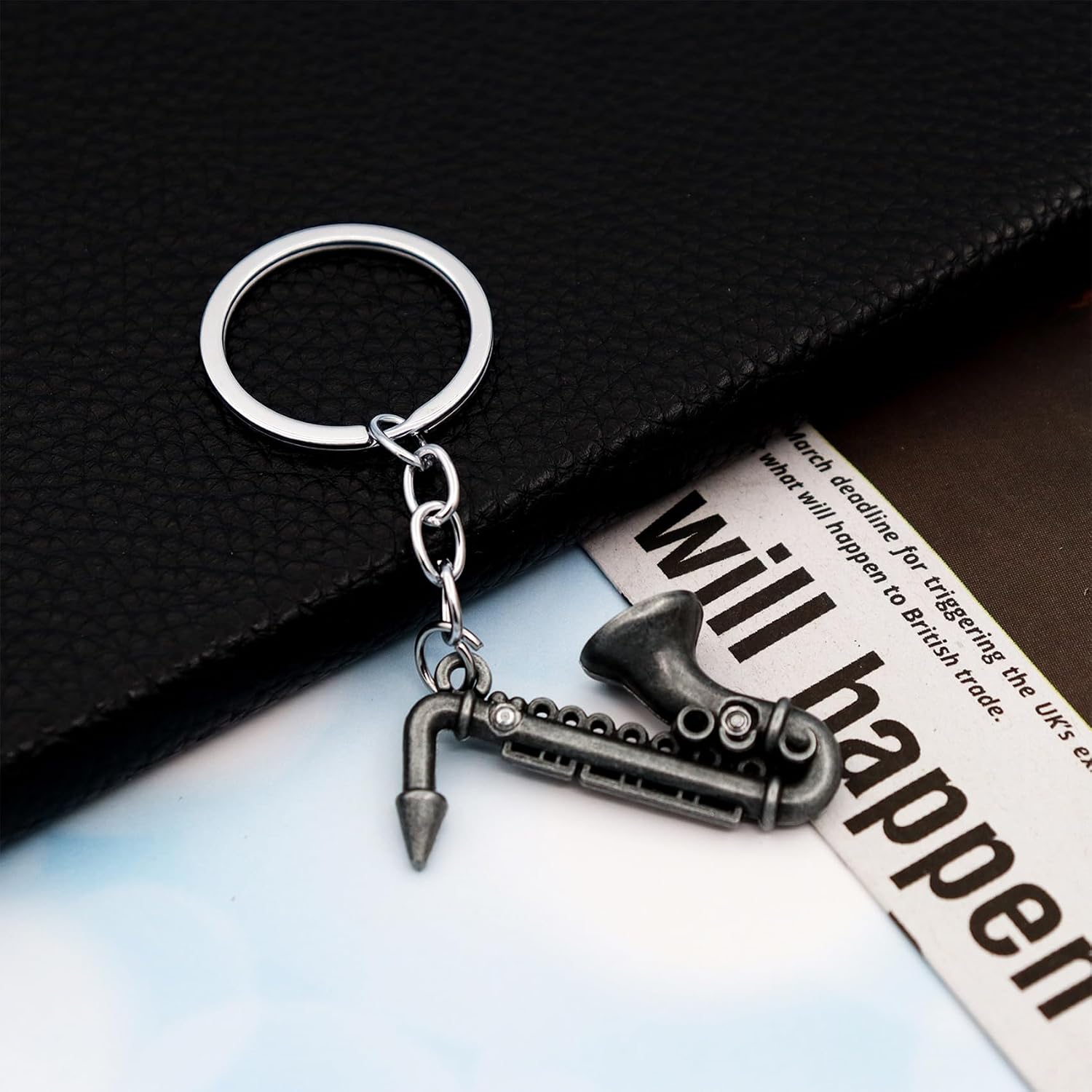 Elechobby Mini Saxophone Keychain 3 Color Metal Key Ring Musical Instrument Gift for Music Lovers image 4
