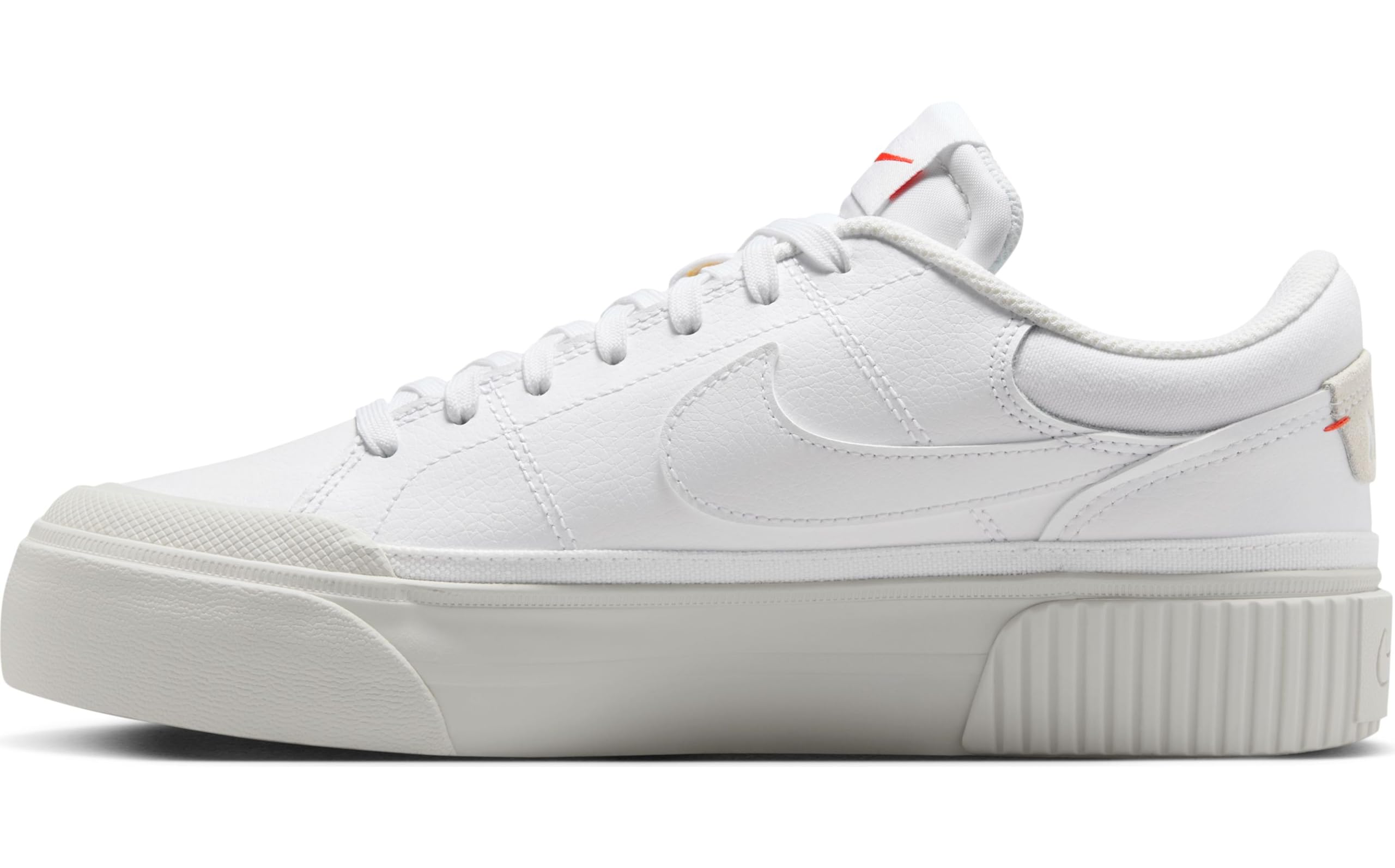 NIKE Women's Sneaker