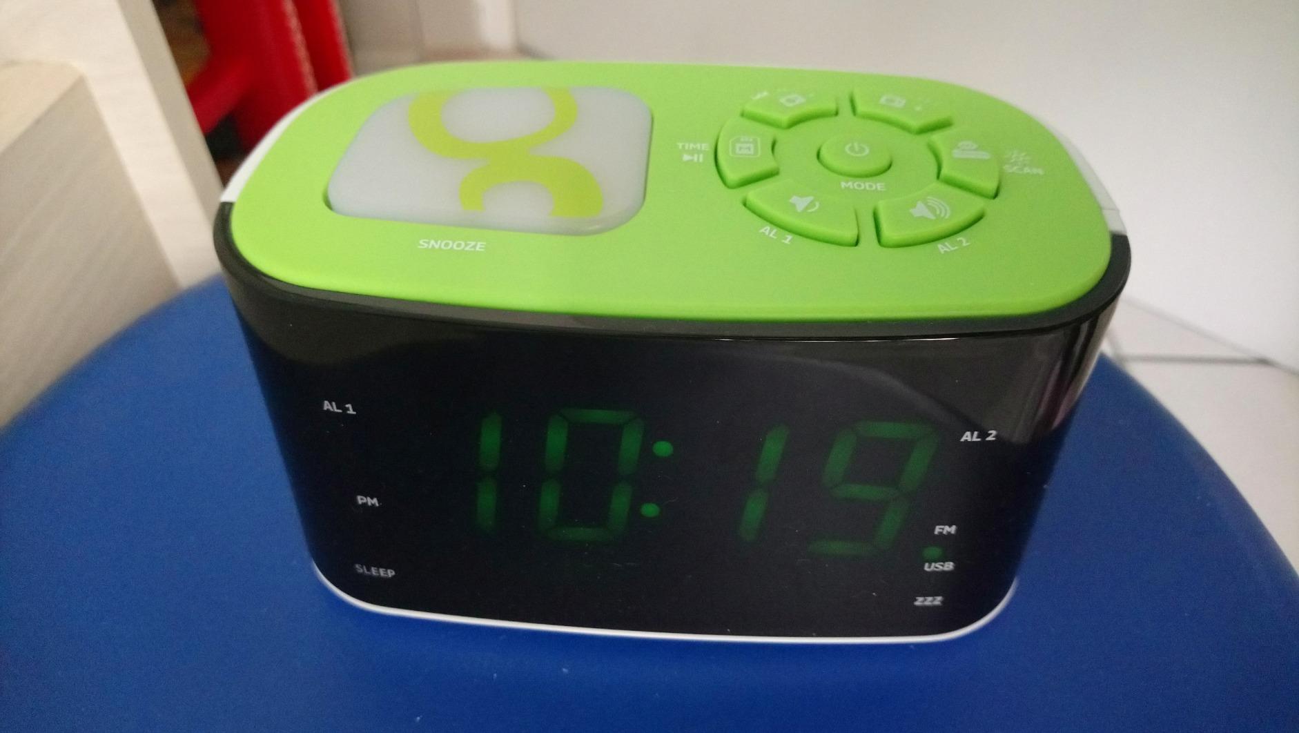 Metronic 477027 Gulli Radio Réveil/Veilleuse pour Enfant avec Port USB
